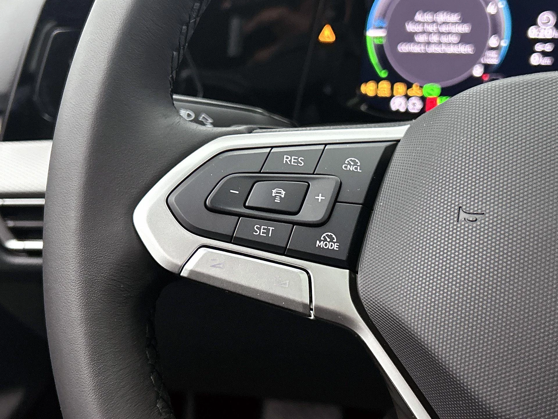 Volkswagen-Golf-image-5