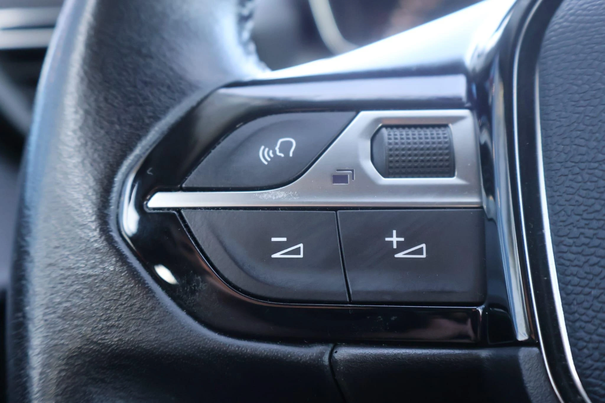 Peugeot-208-image-12