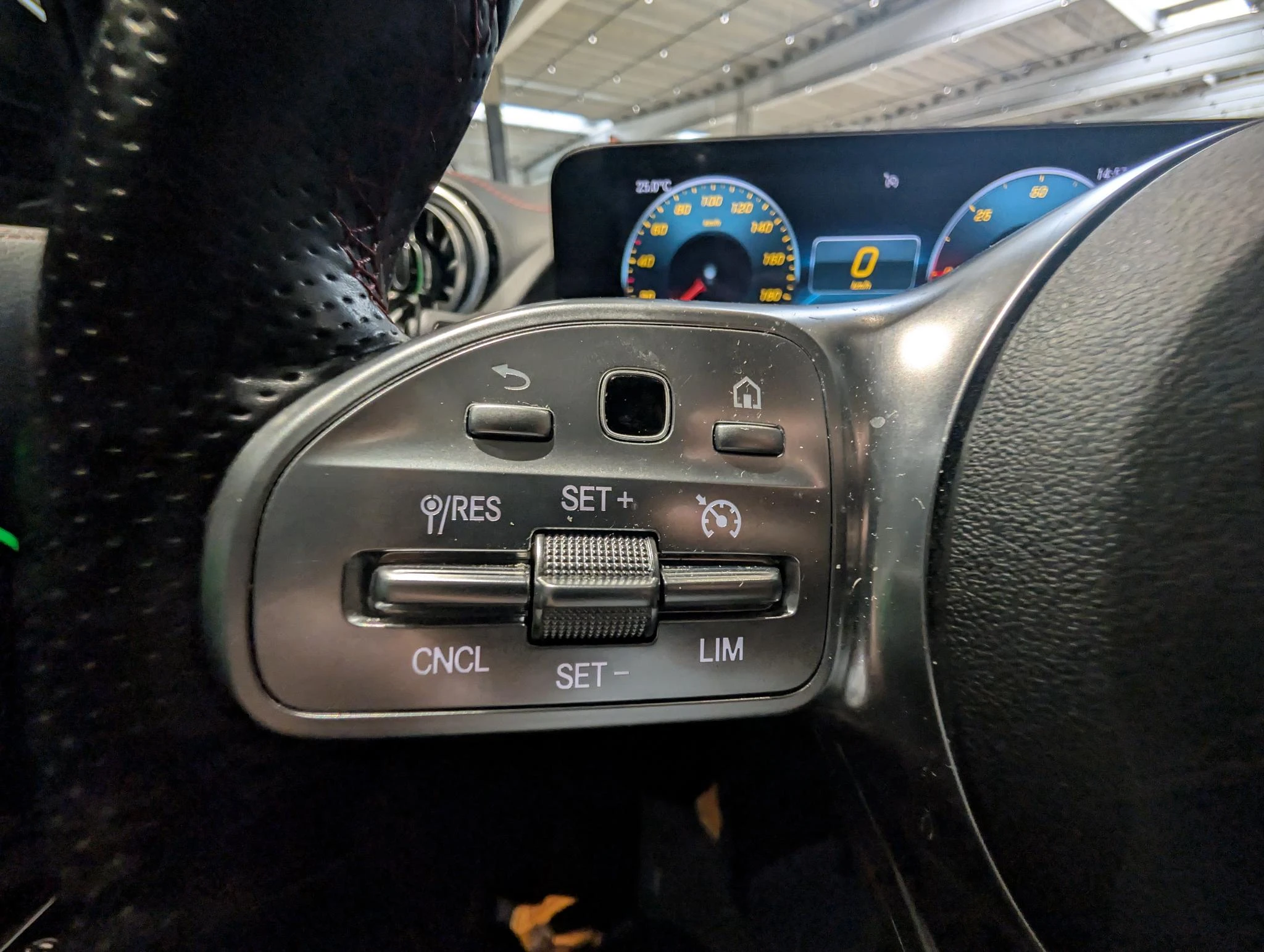 Mercedes-Benz-EQA-image-24