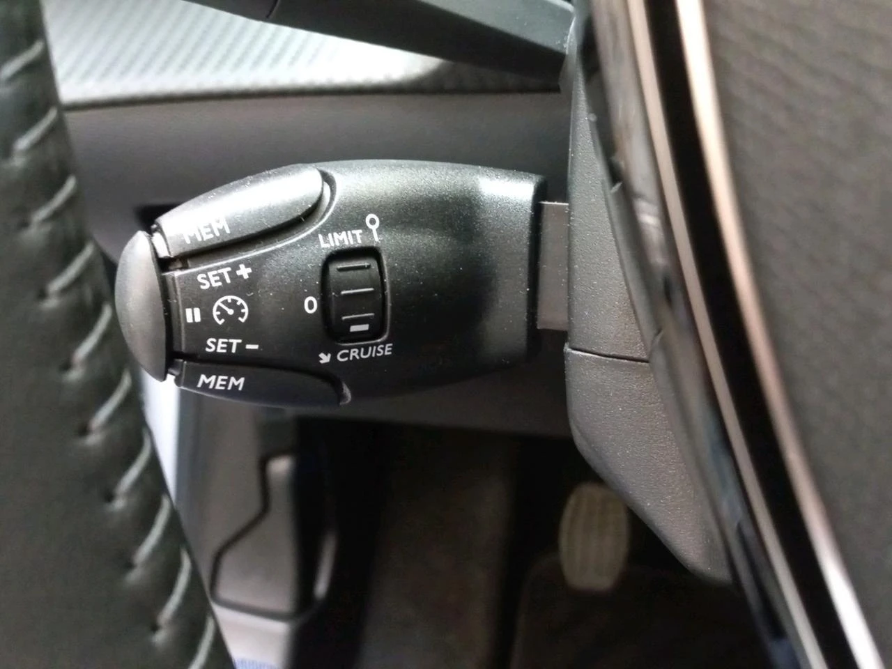 Peugeot-208-image-16