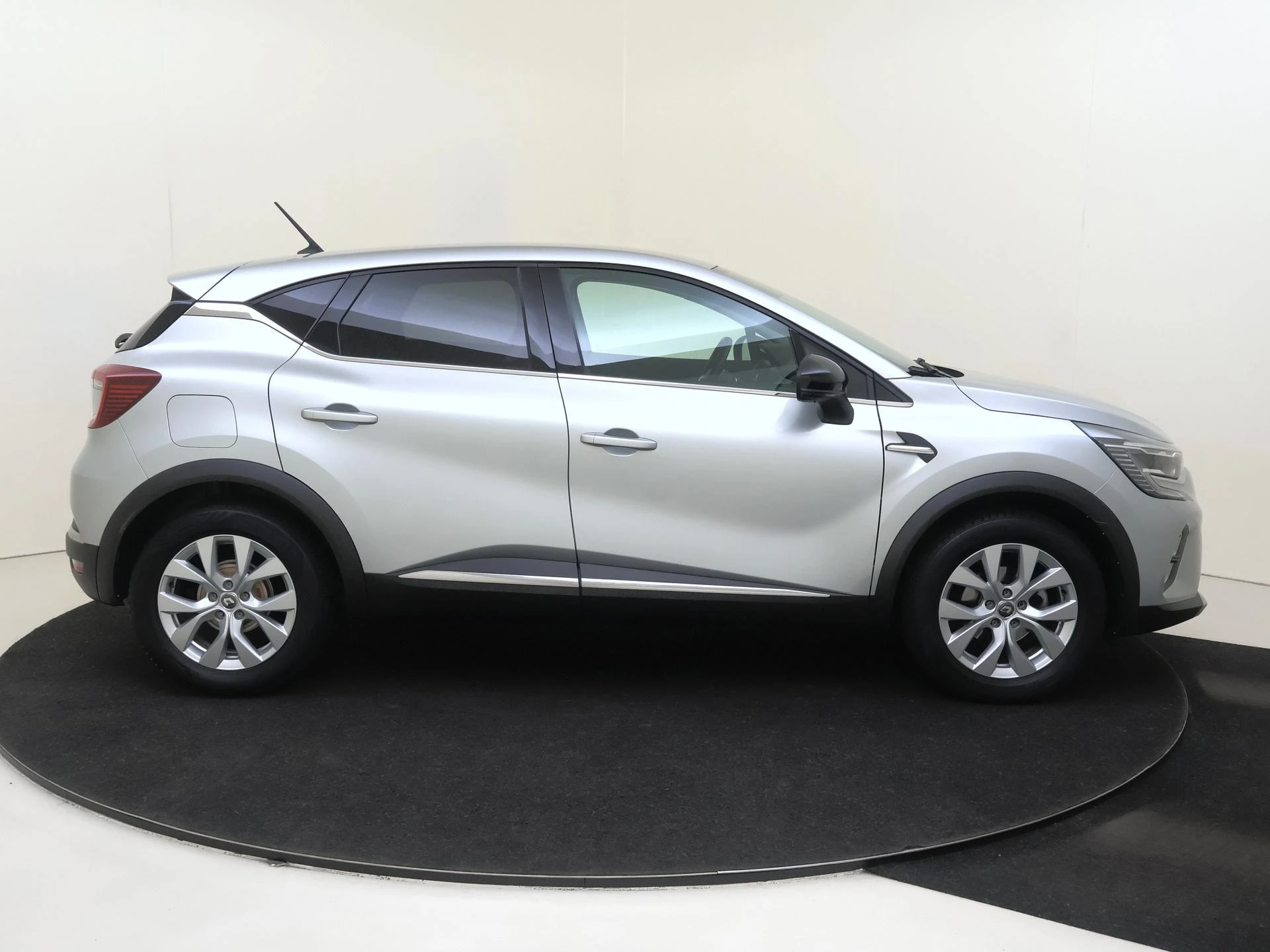 Renault-Captur-image-8