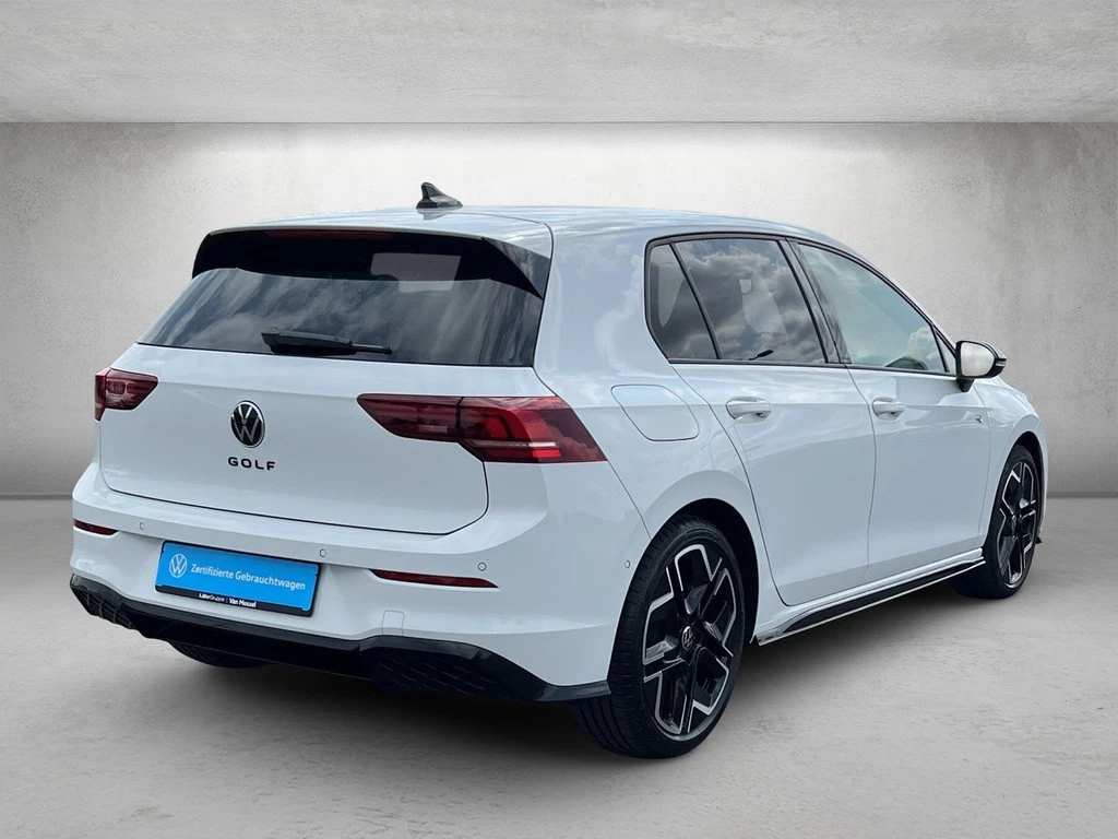 Volkswagen-Golf-image-2