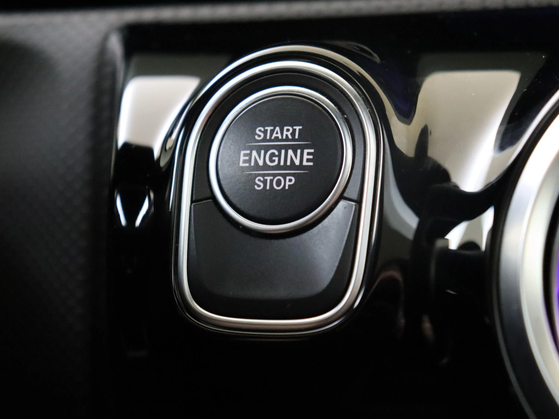 Mercedes-Benz-A-Klasse-image-20