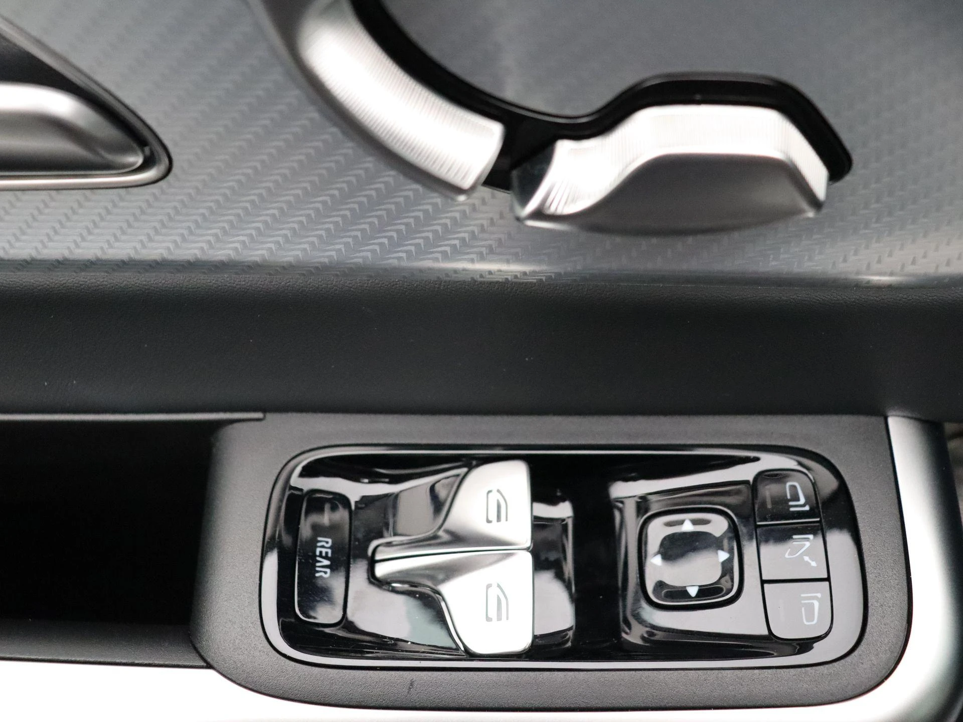 Mercedes-Benz-CLA-image-10
