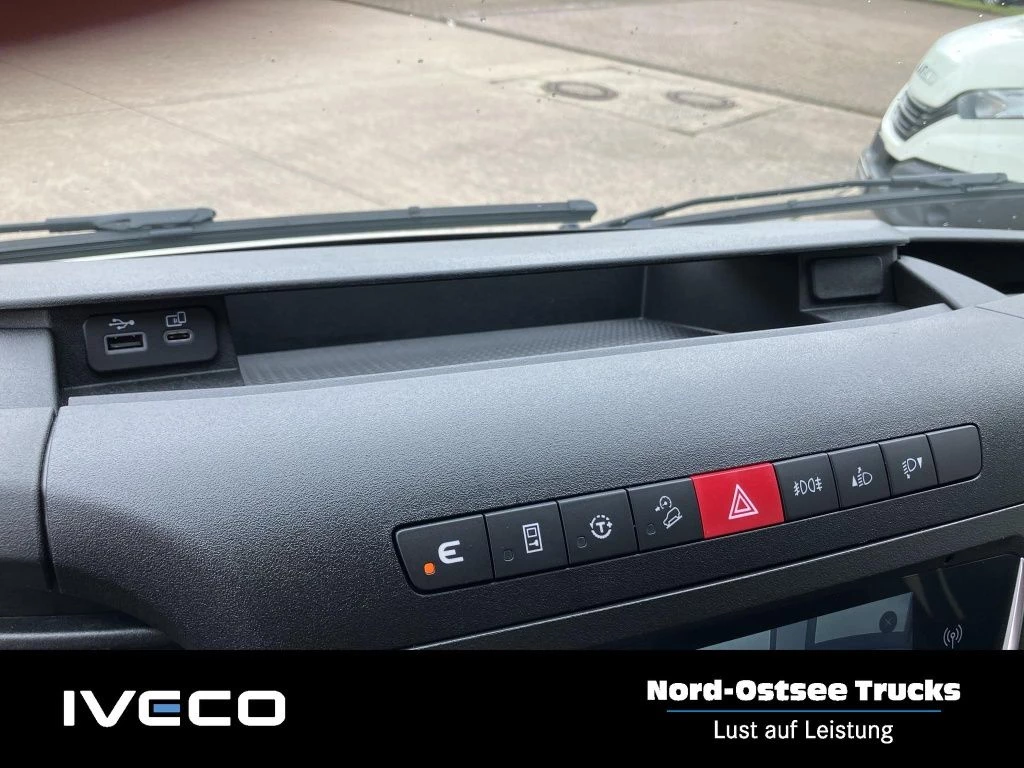 Iveco Daily 35S18HA8 DoKa Pritsche AHK AUT Kam. LM