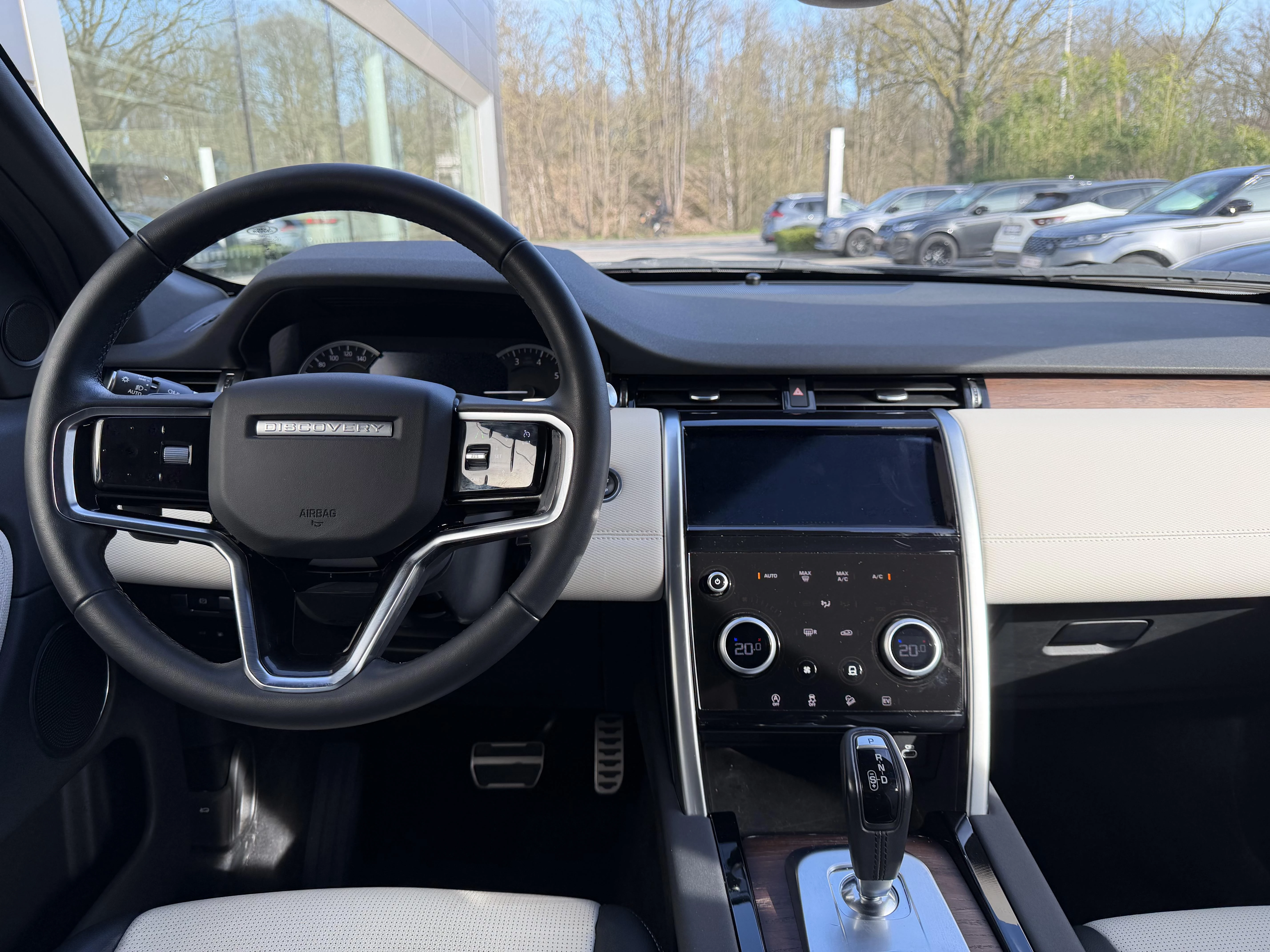 Land Rover-Discovery Sport-image-14