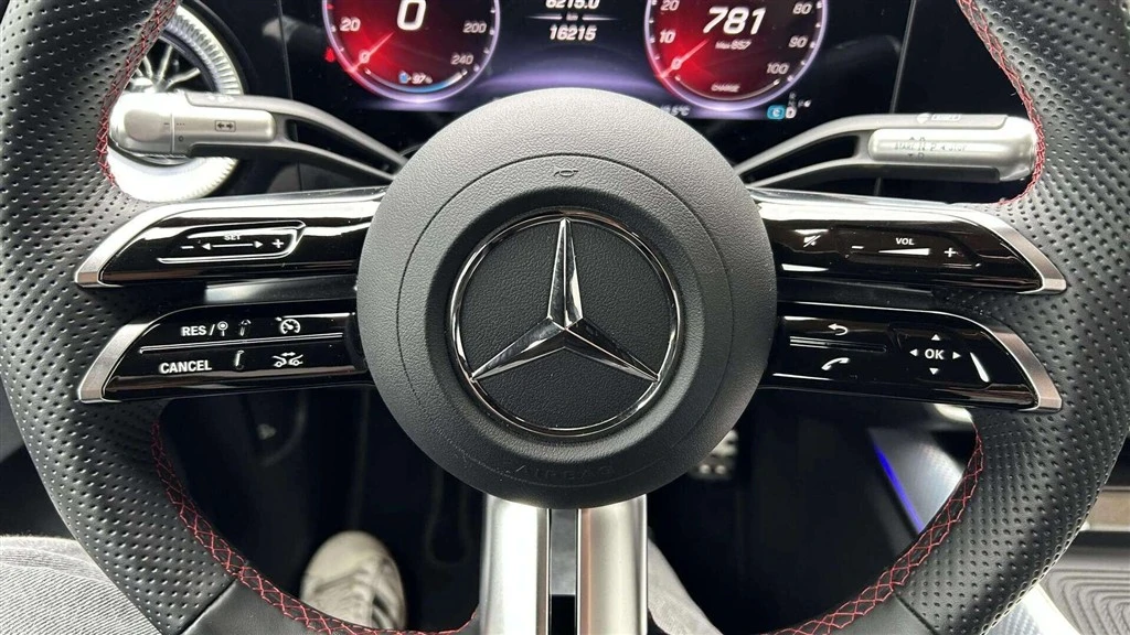 Mercedes-Benz-CLA-image-11