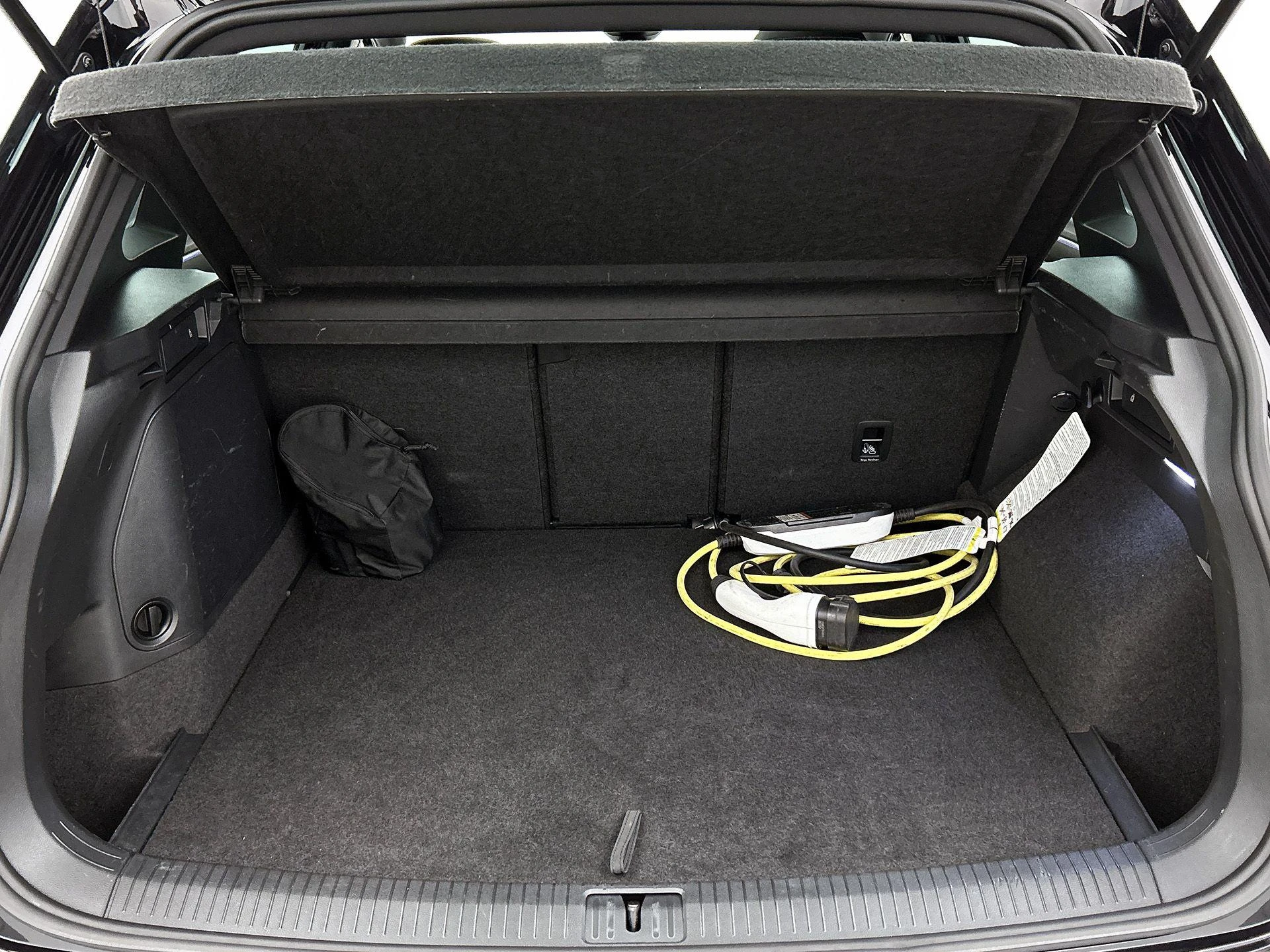 Volkswagen-Tiguan-image-24