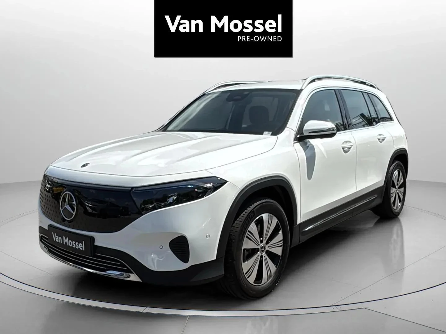 Mercedes-Benz-EQB-image-0