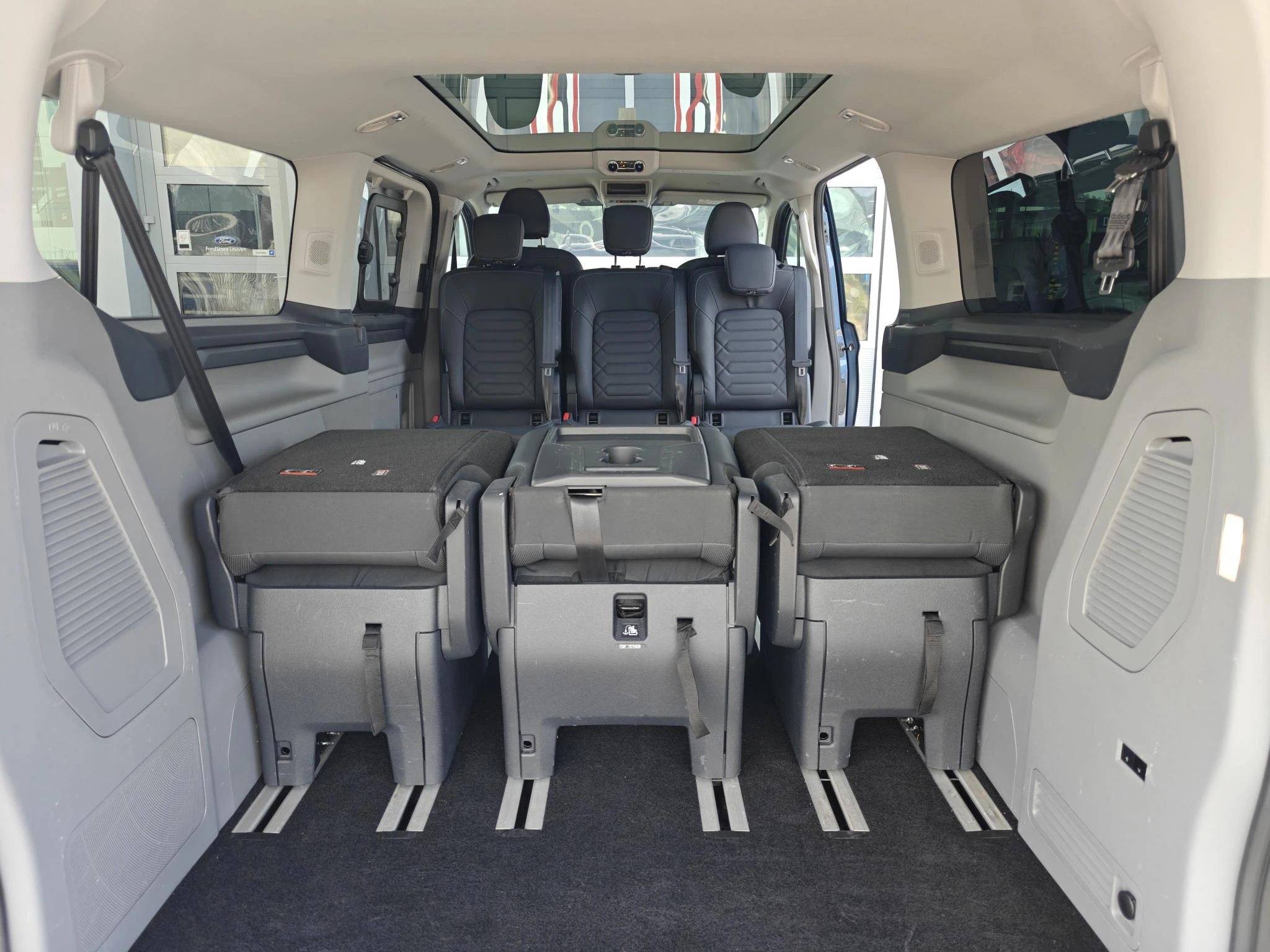 Ford-Tourneo Custom-image-7