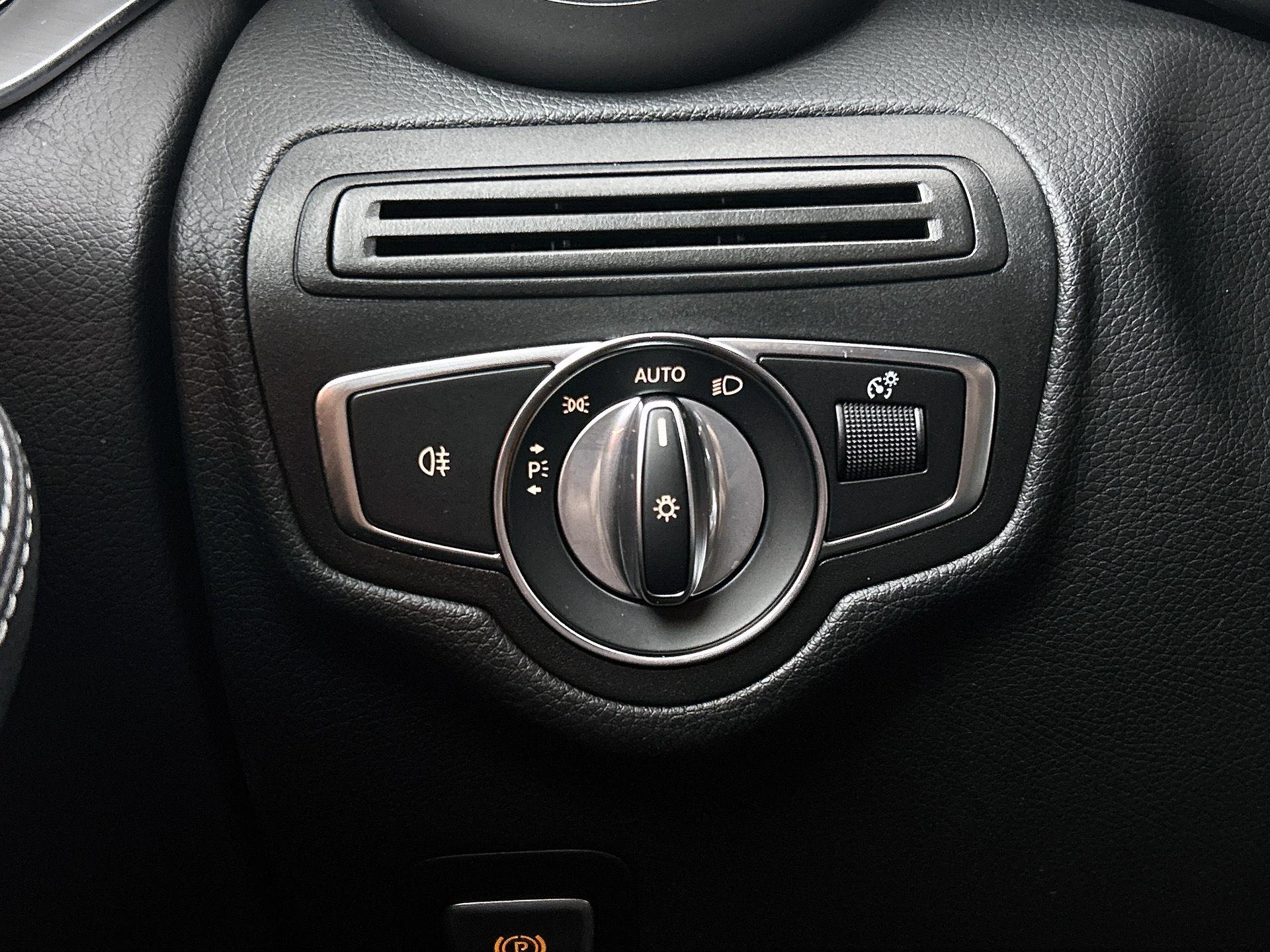 Mercedes-Benz-GLC-image-14