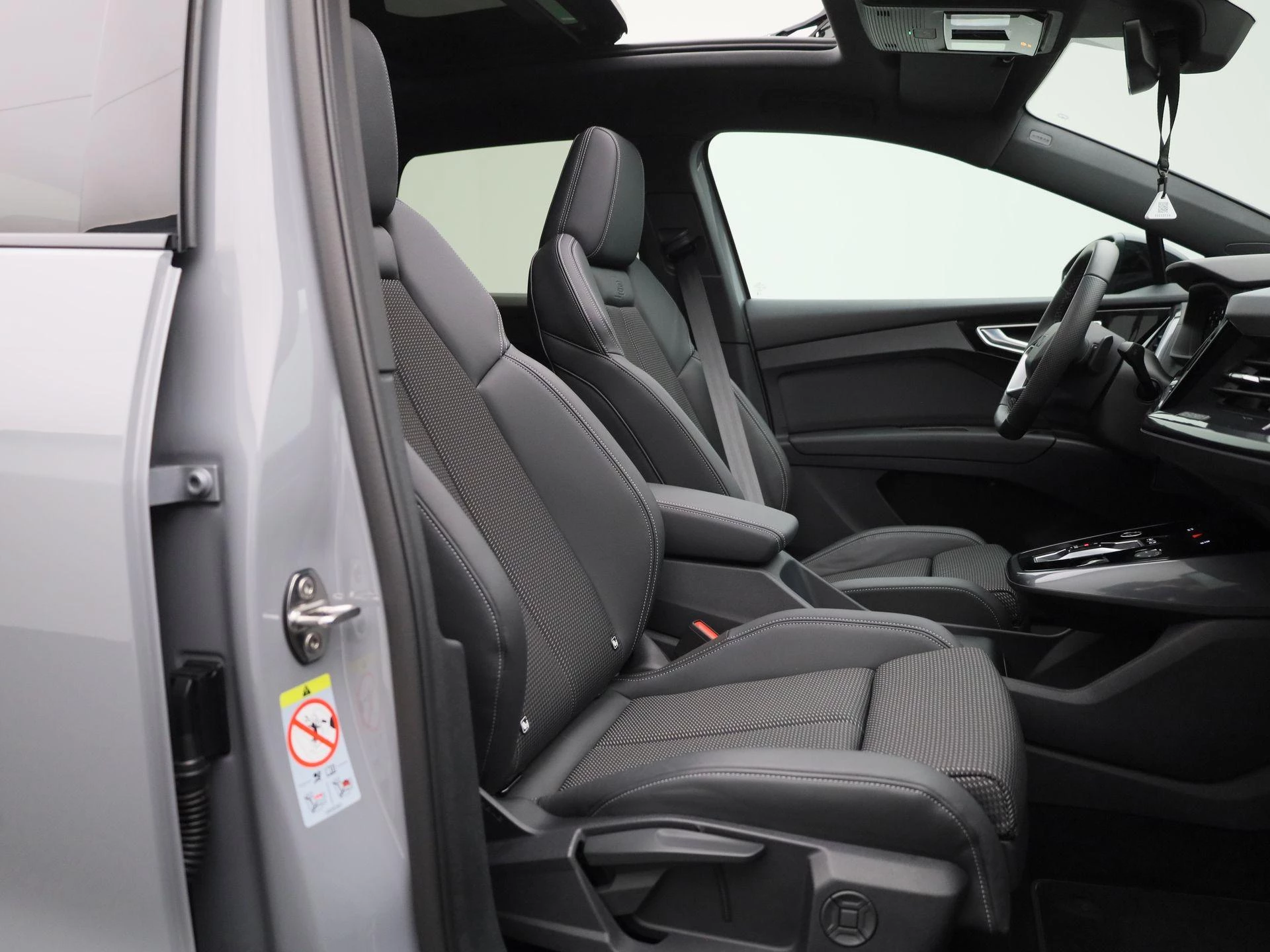 Audi-Q4 e-tron-image-42