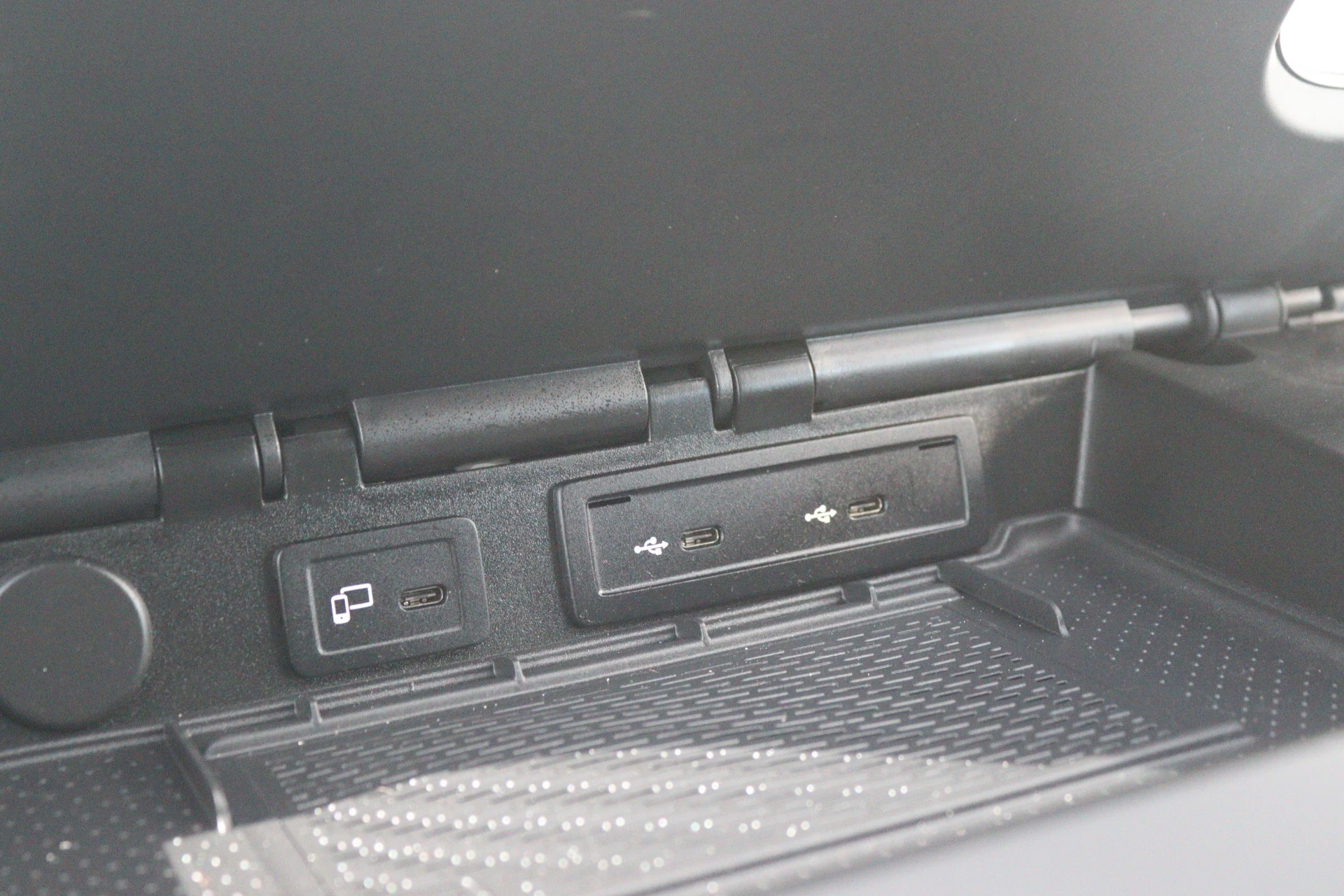 Mercedes-Benz-Sprinter-image-15