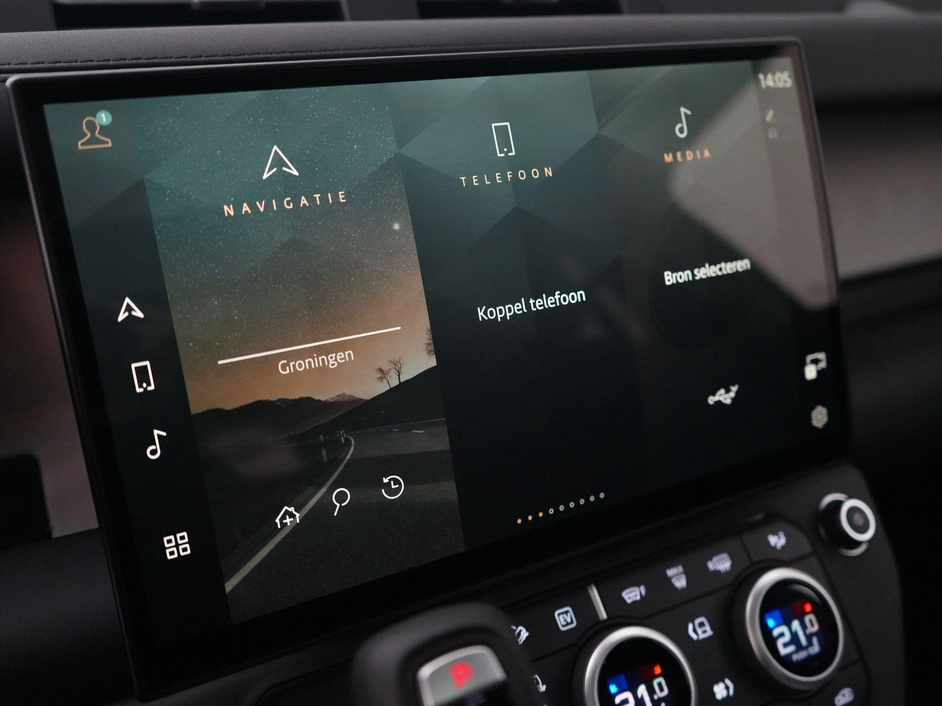 Land Rover-Defender-image-19