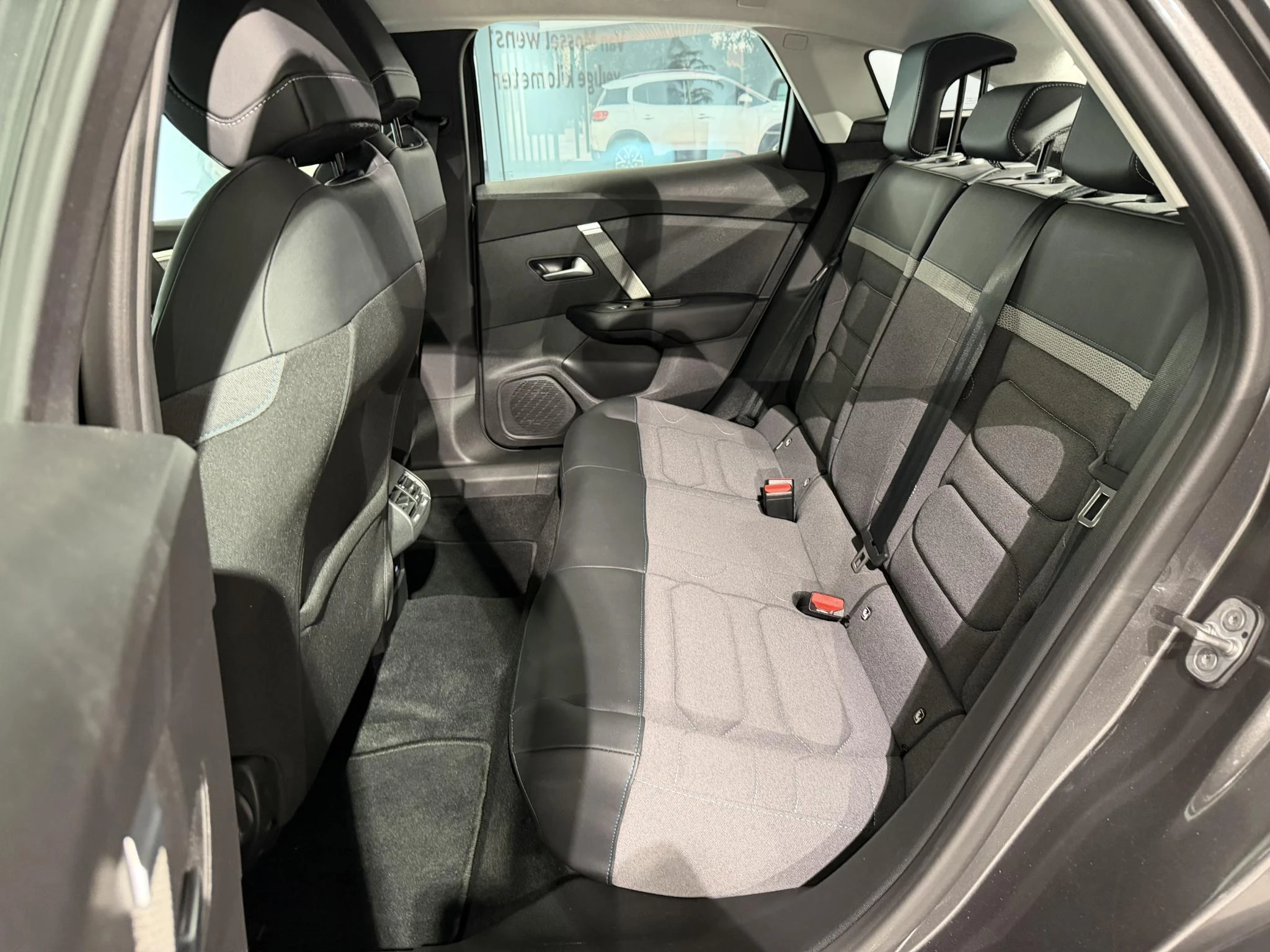 Citroën-ë-C4-image-6