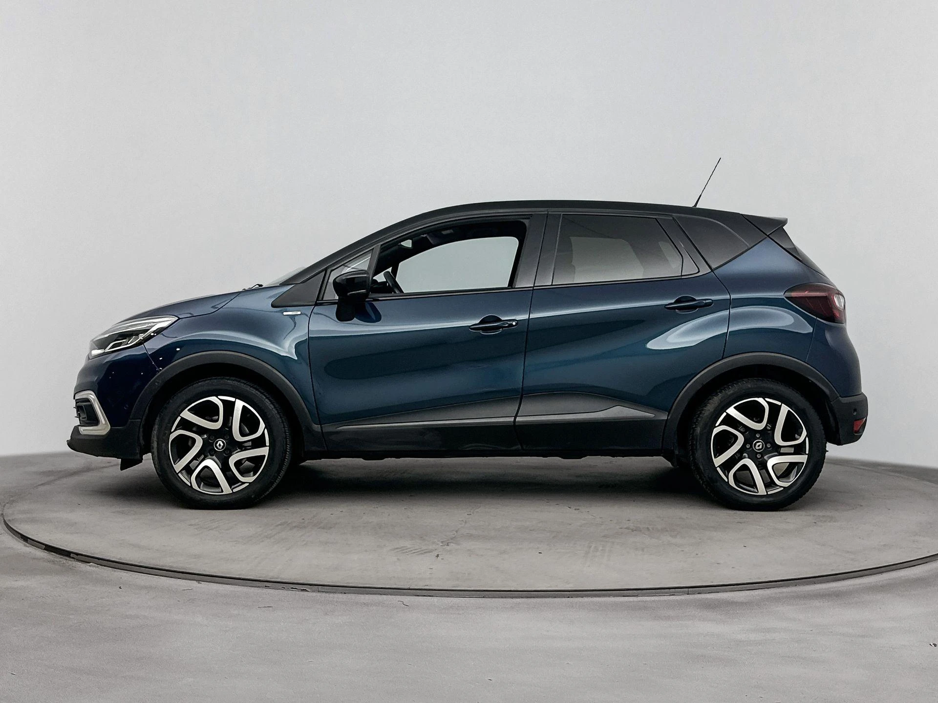 Renault-Captur-image-1