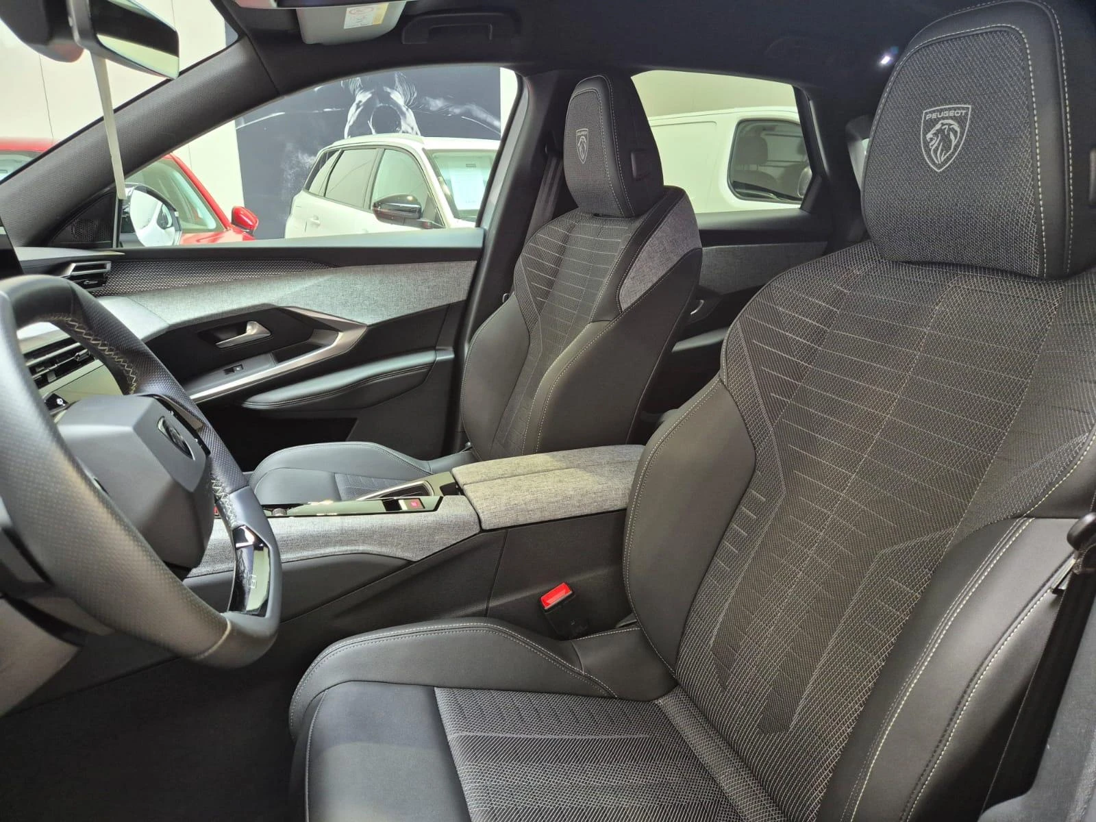 Peugeot 3008 1.2 HYBRID 145 e-DSC6 GT