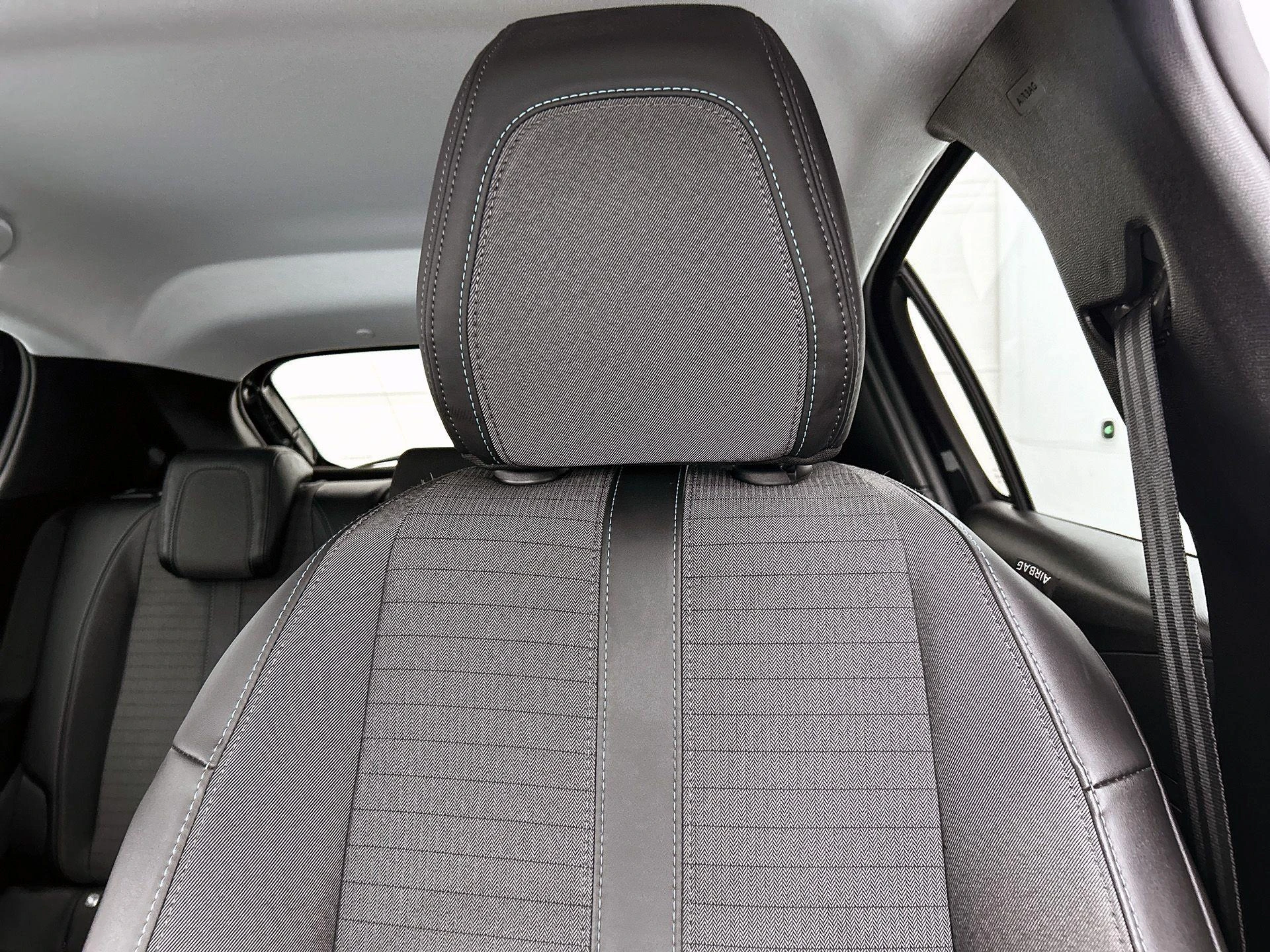 Peugeot-208-image-12