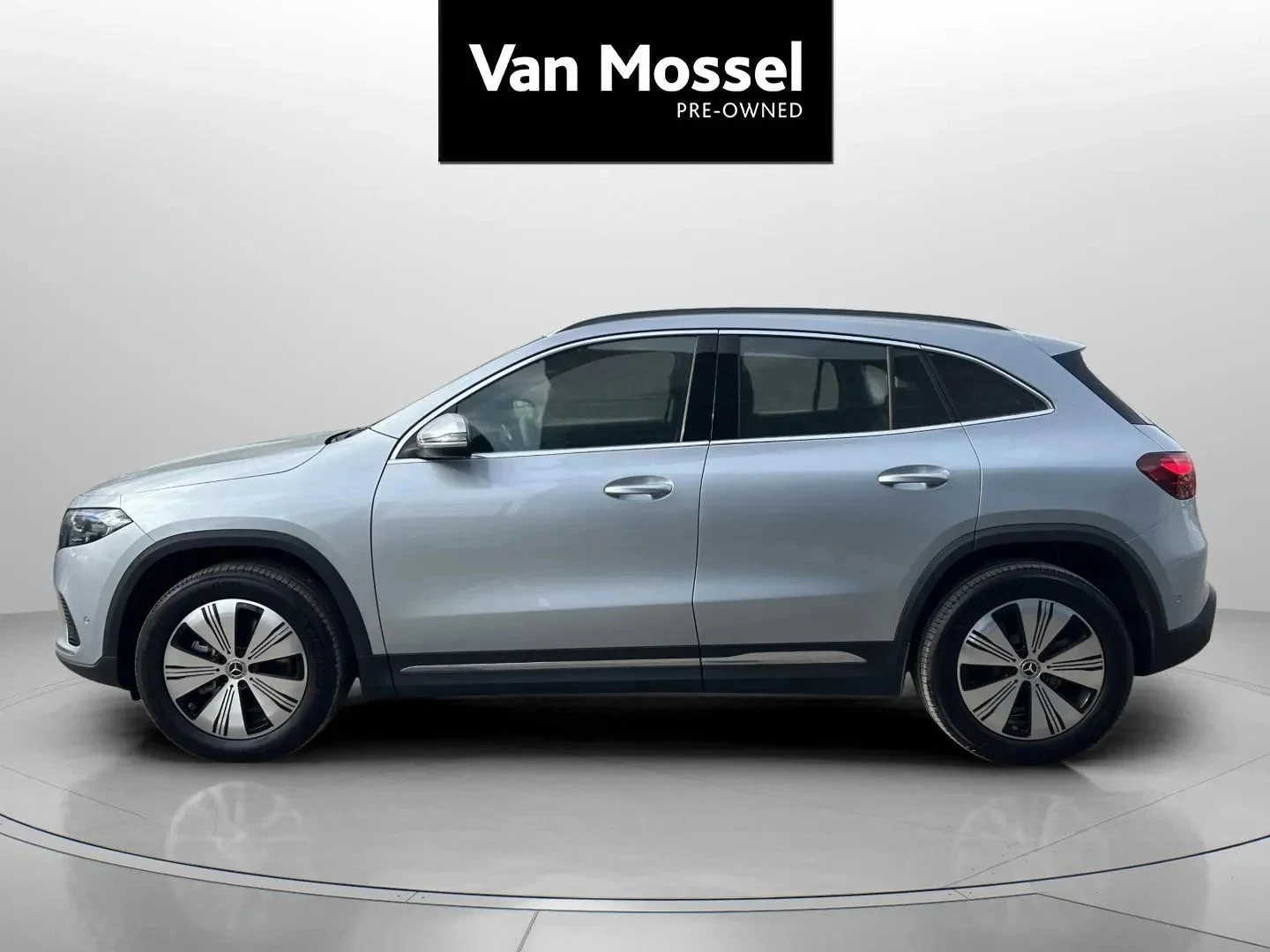 Mercedes-Benz-EQA-image-7