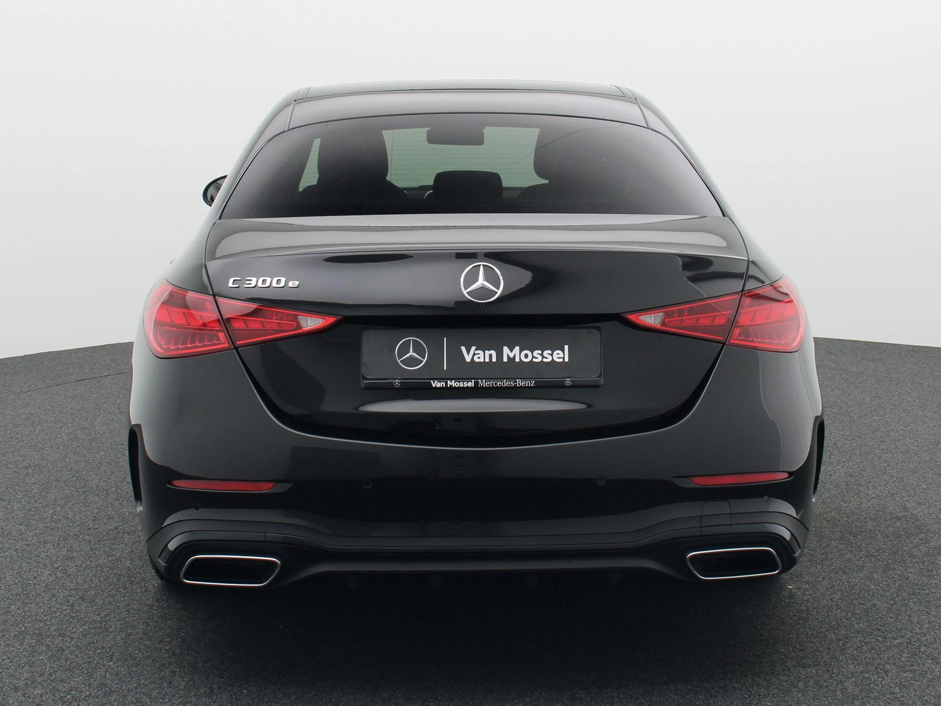 Mercedes-Benz-C-Klasse-image-4