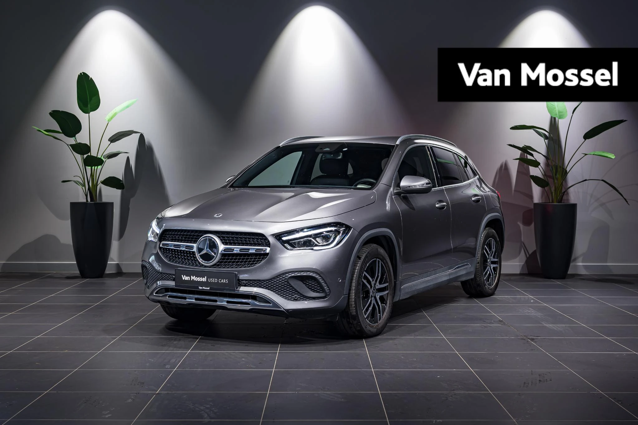 Mercedes-Benz-GLA-image-0