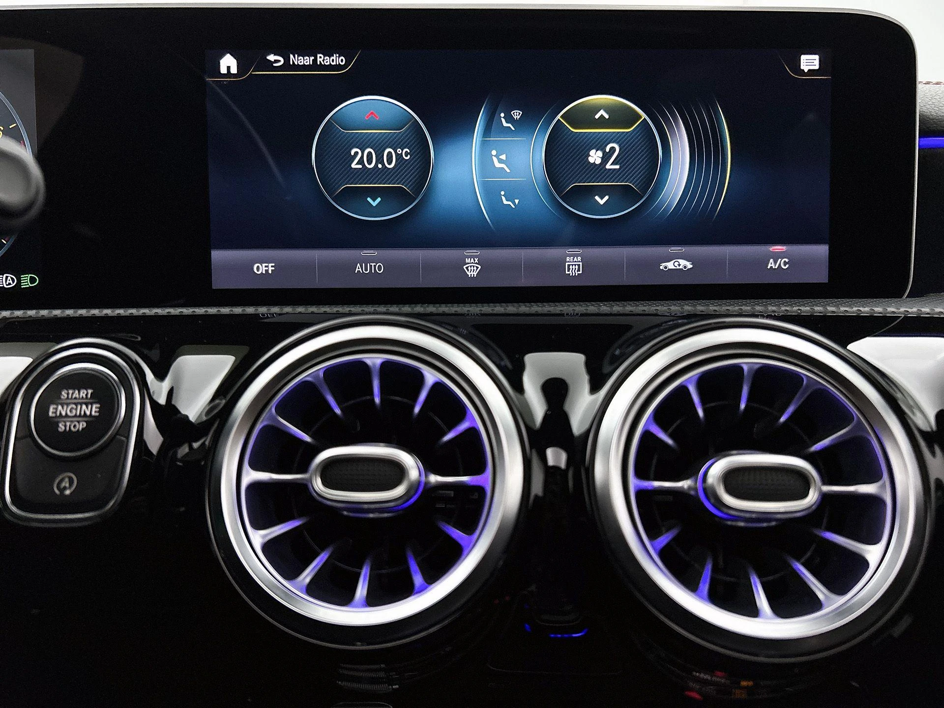 Mercedes-Benz-CLA-image-18