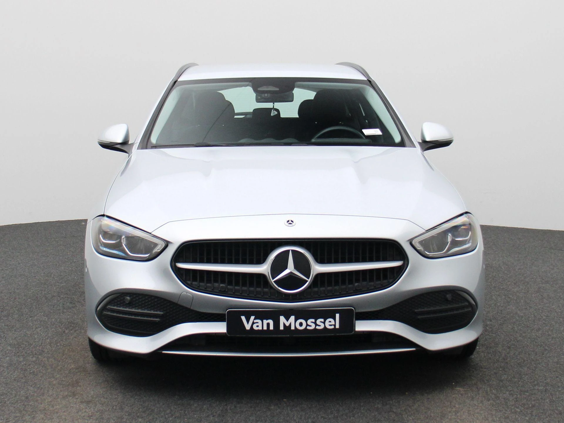Mercedes-Benz-C-Klasse-image-2