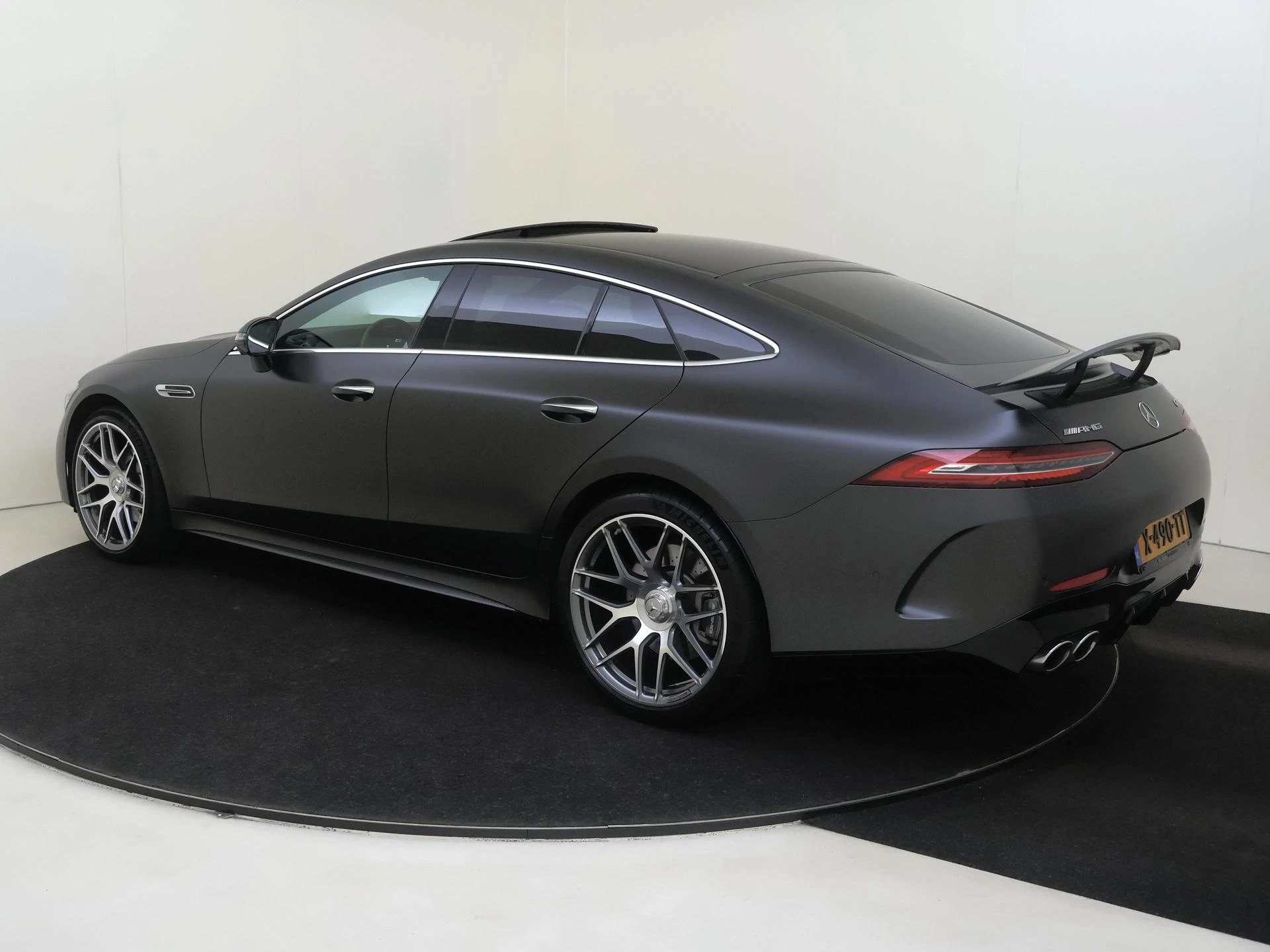 Mercedes-AMG-GT-image-5