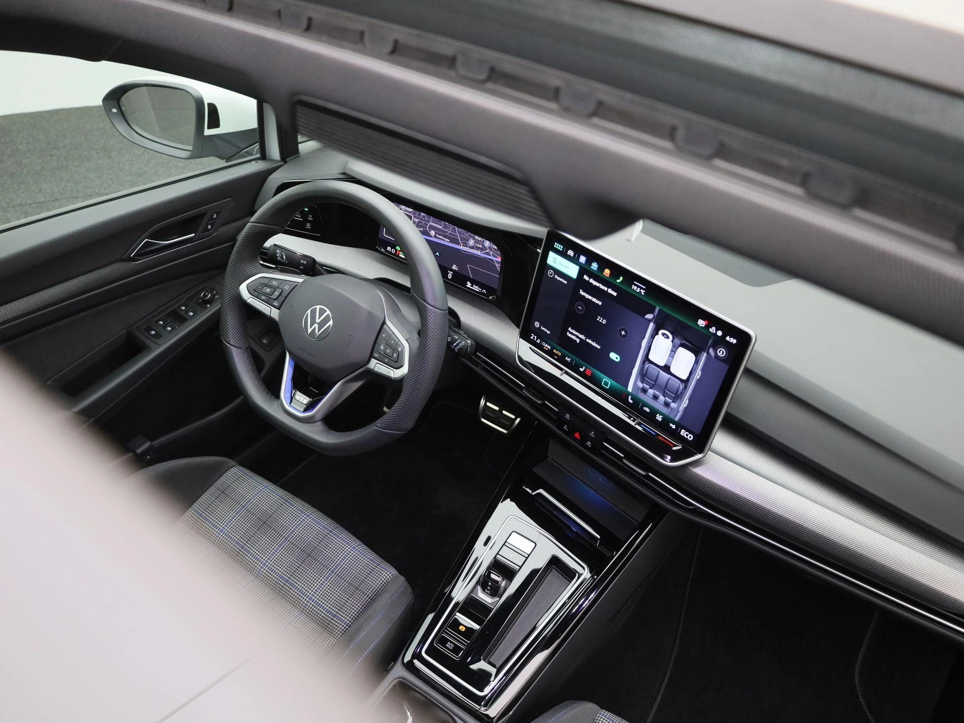 Volkswagen-Golf-image-38