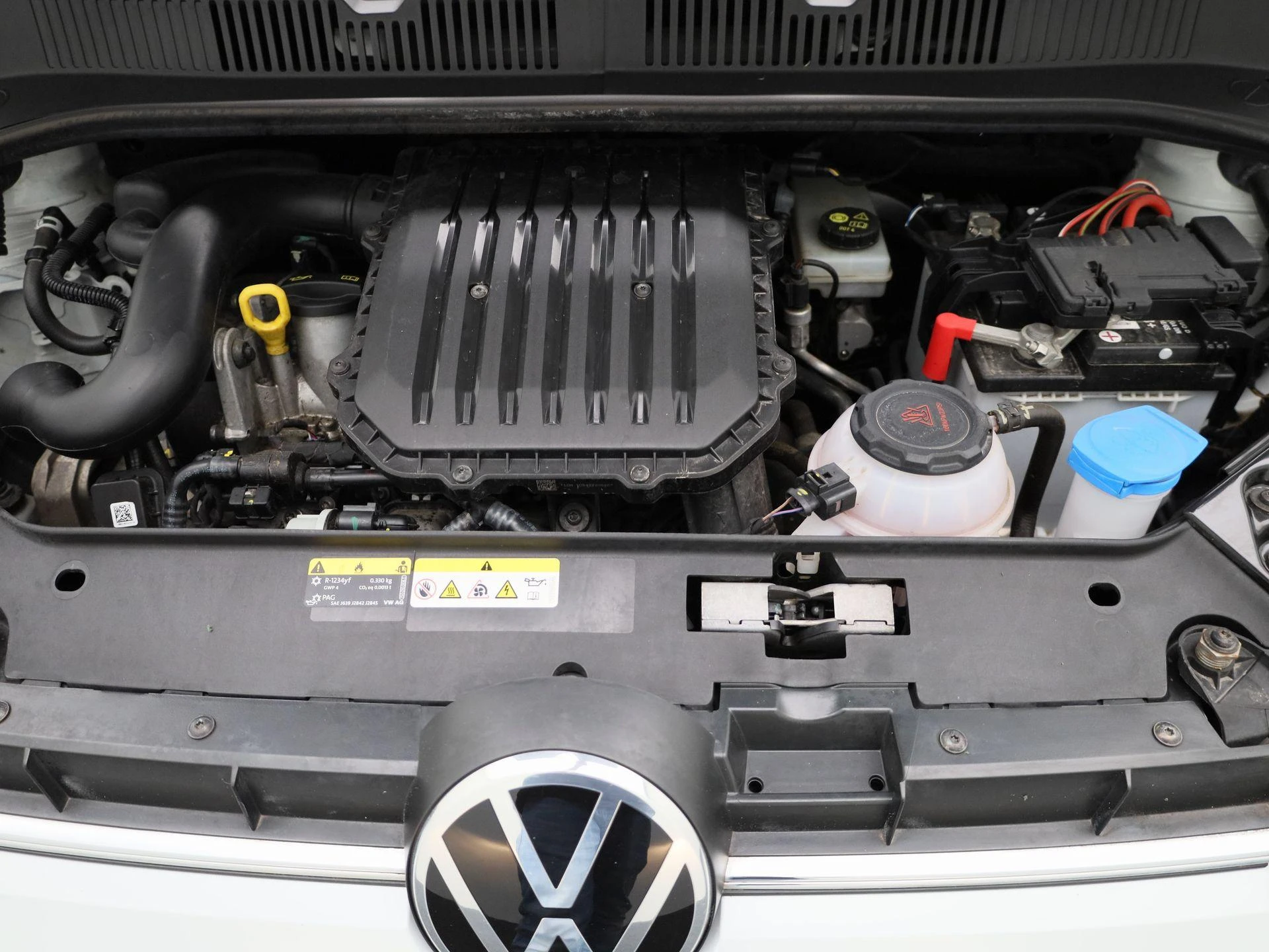 Volkswagen-up!-image-24