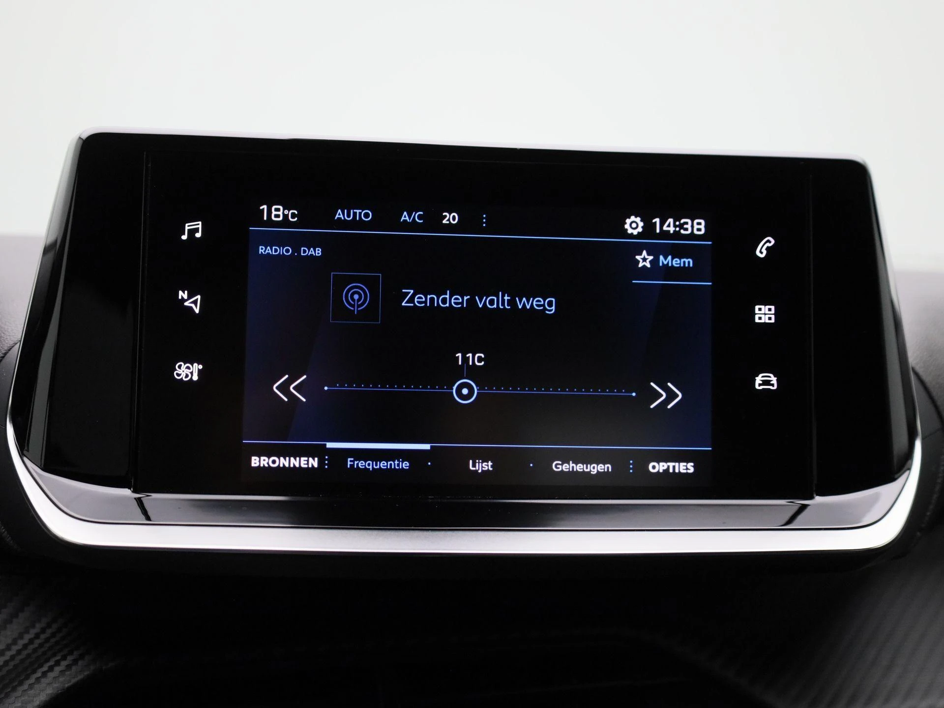 Peugeot-2008-image-13
