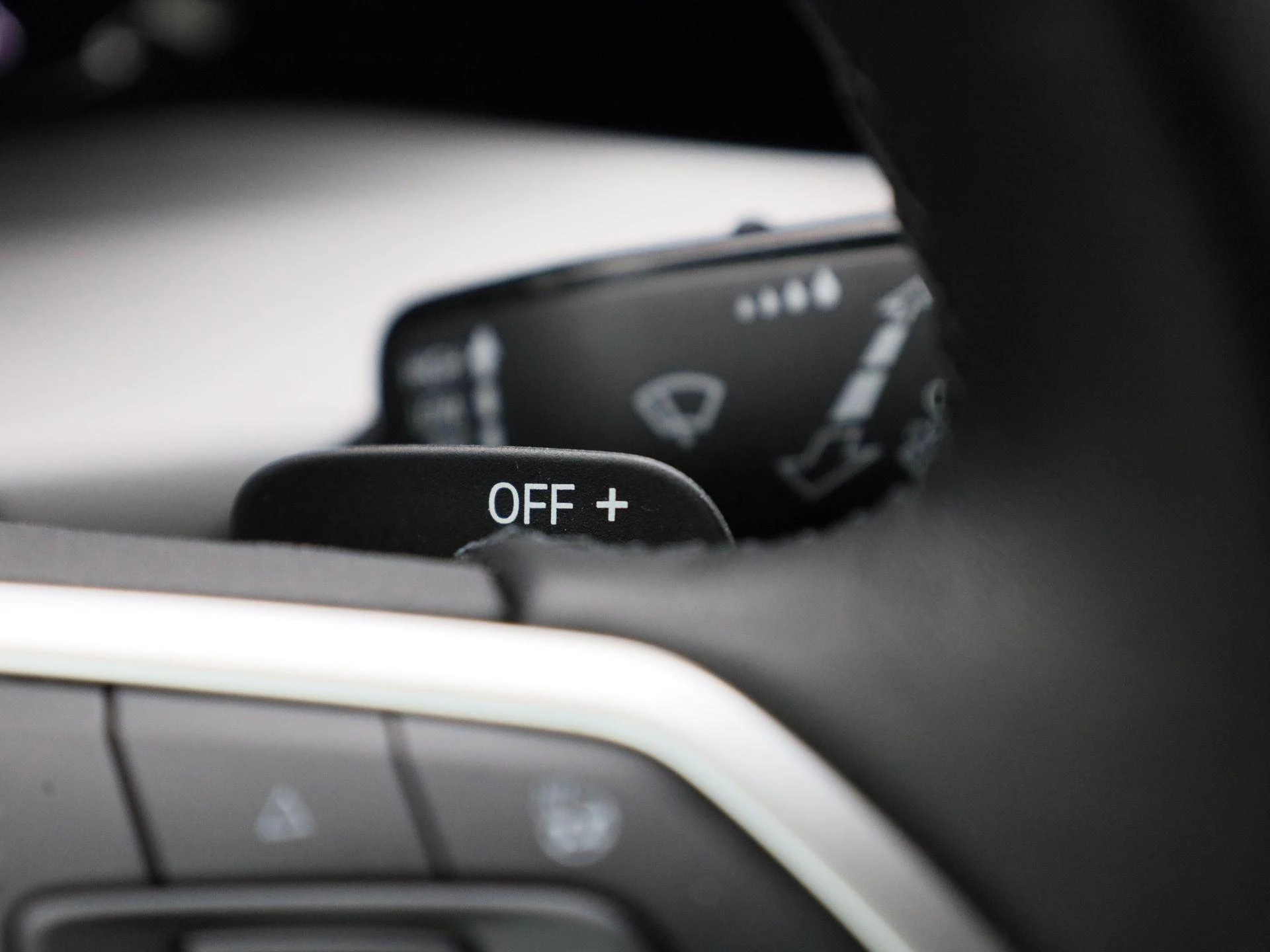 Volkswagen-Golf-image-30