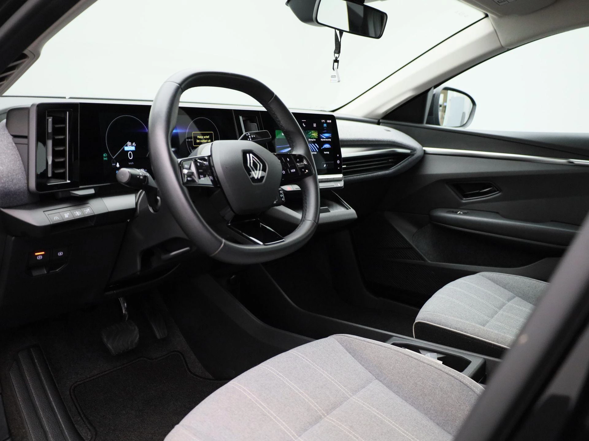 Renault-Megane E-Tech-image-27