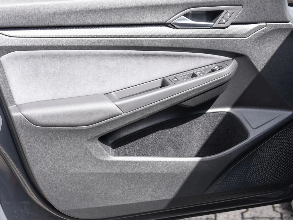 Volkswagen-Golf-image-16