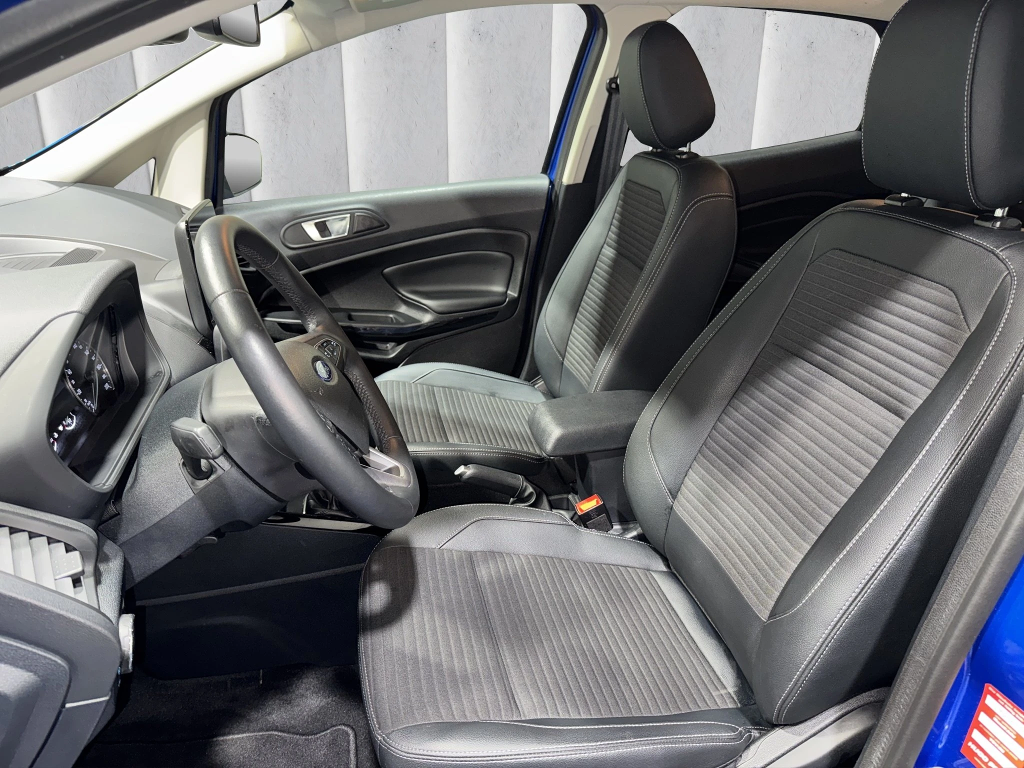 Ford EcoSport Titanium 1.0 EcoBoost 92kW Sports Utility Vehicle. 5-türig