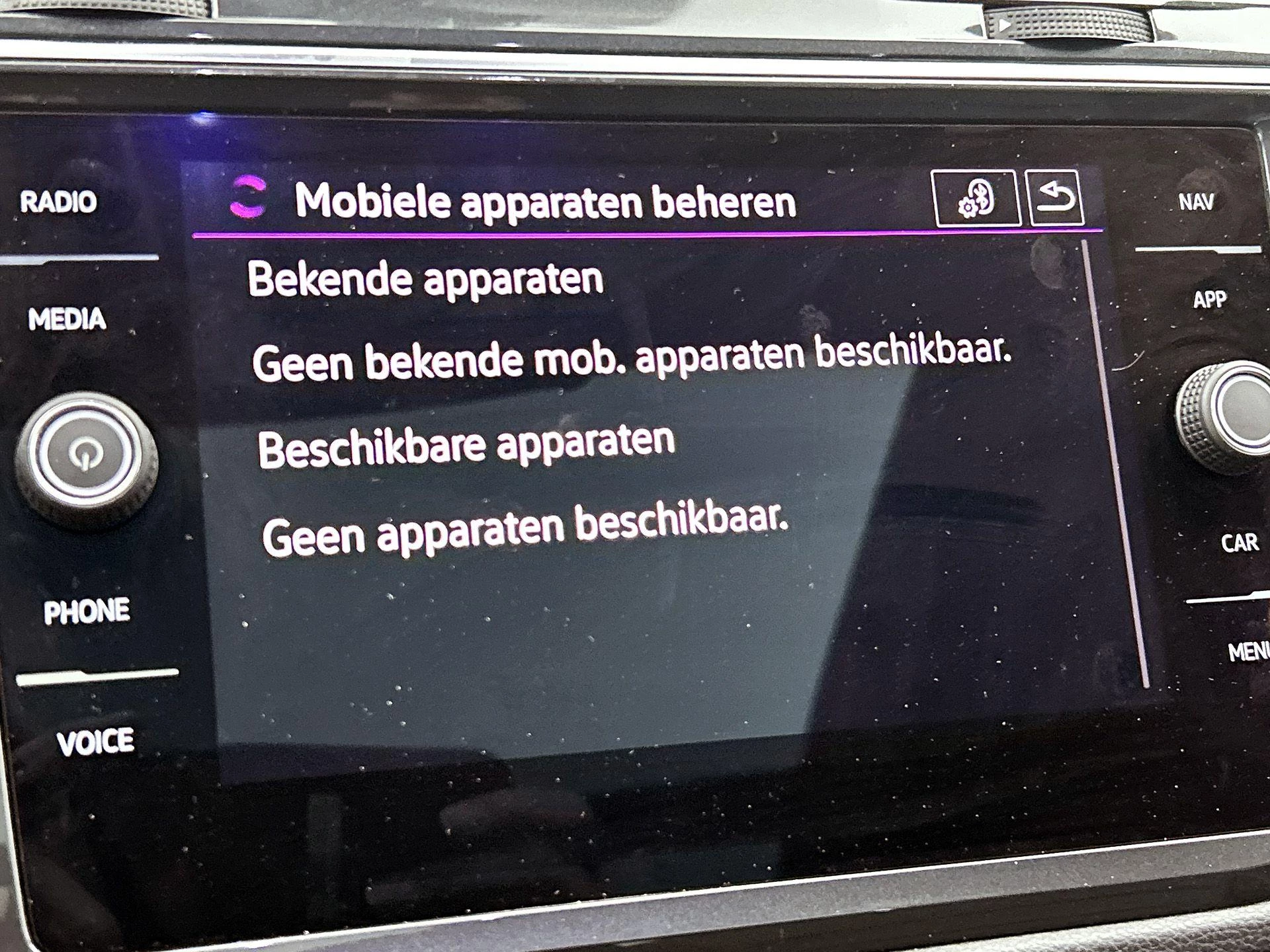 Volkswagen-Tiguan-image-11