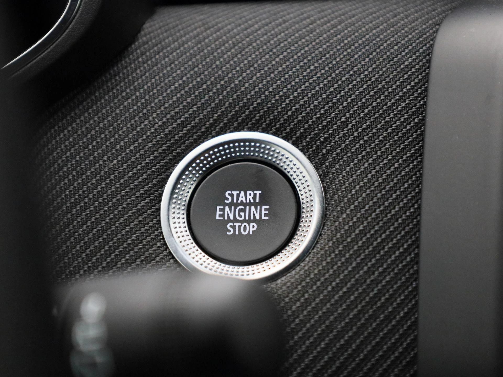 Renault-Clio-image-18