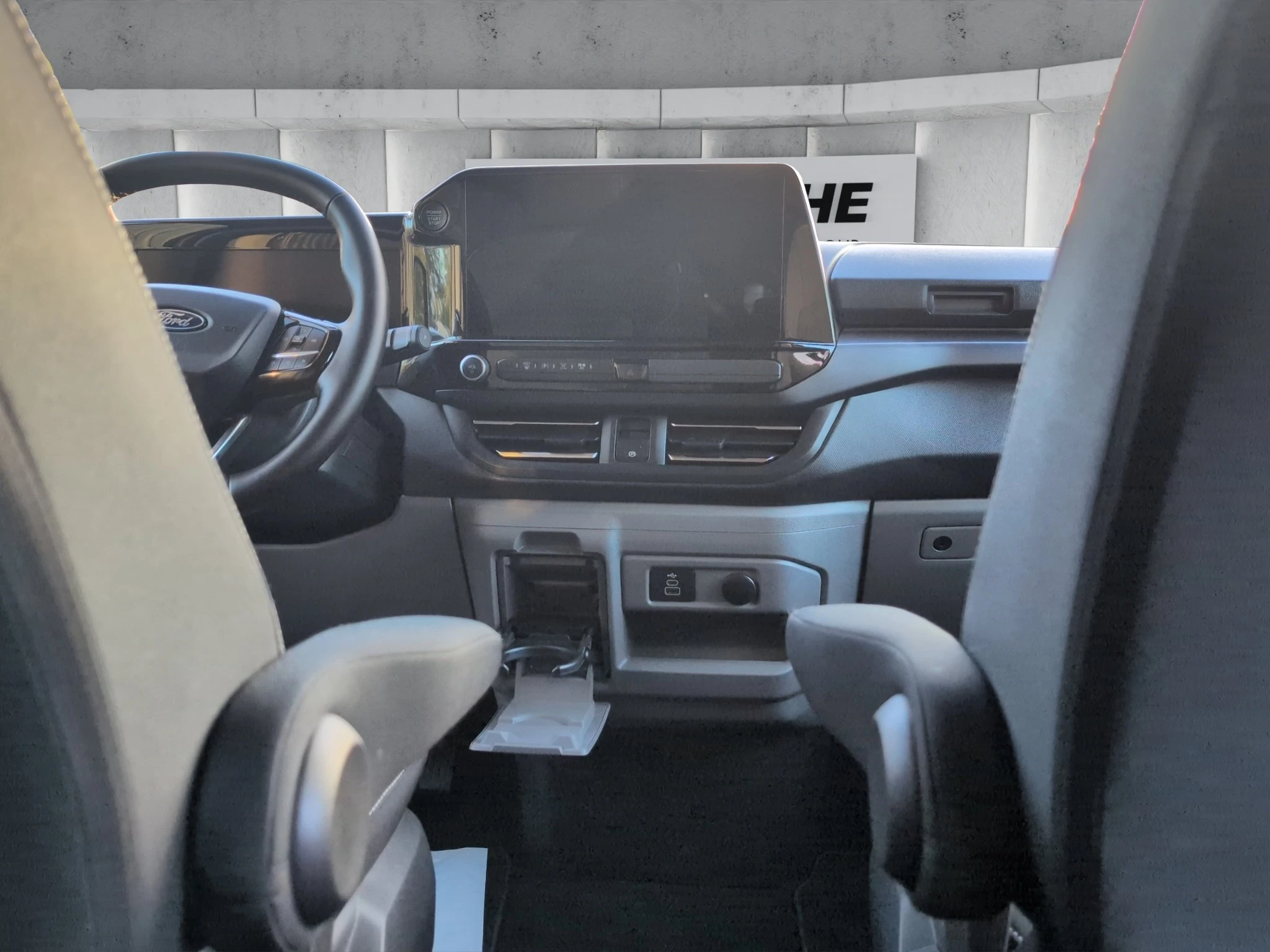 Ford-Tourneo Custom-image-13
