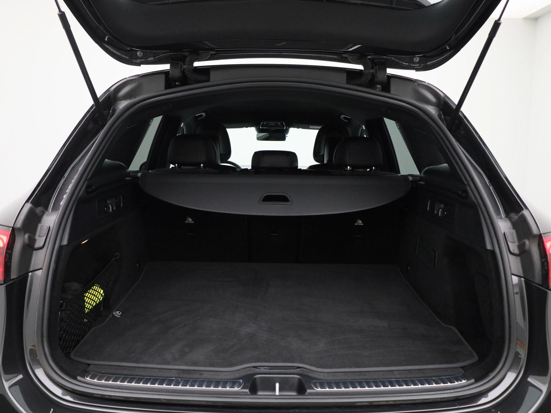 Mercedes-Benz-GLC-image-12