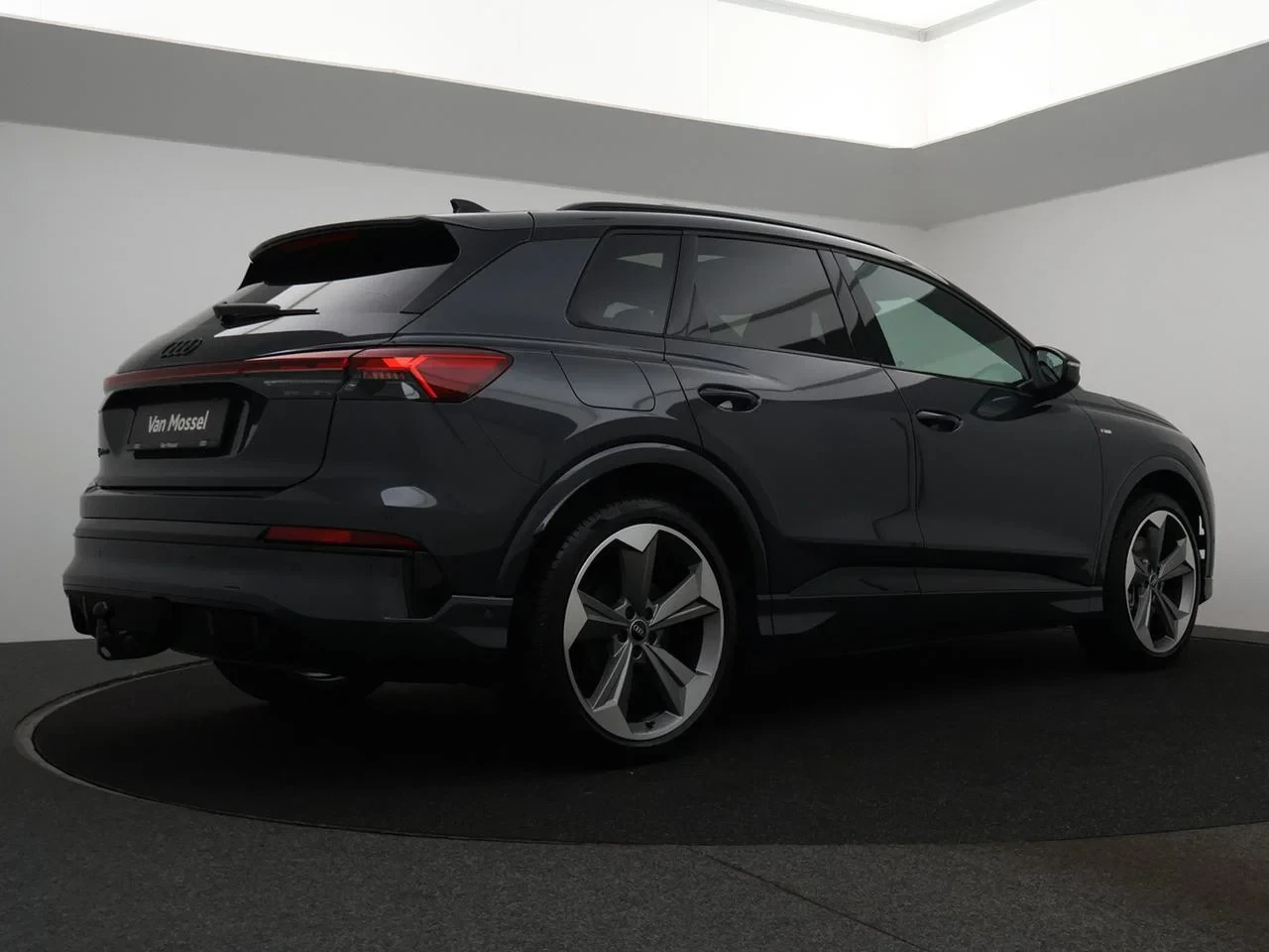 Audi-Q4 e-tron-image-20