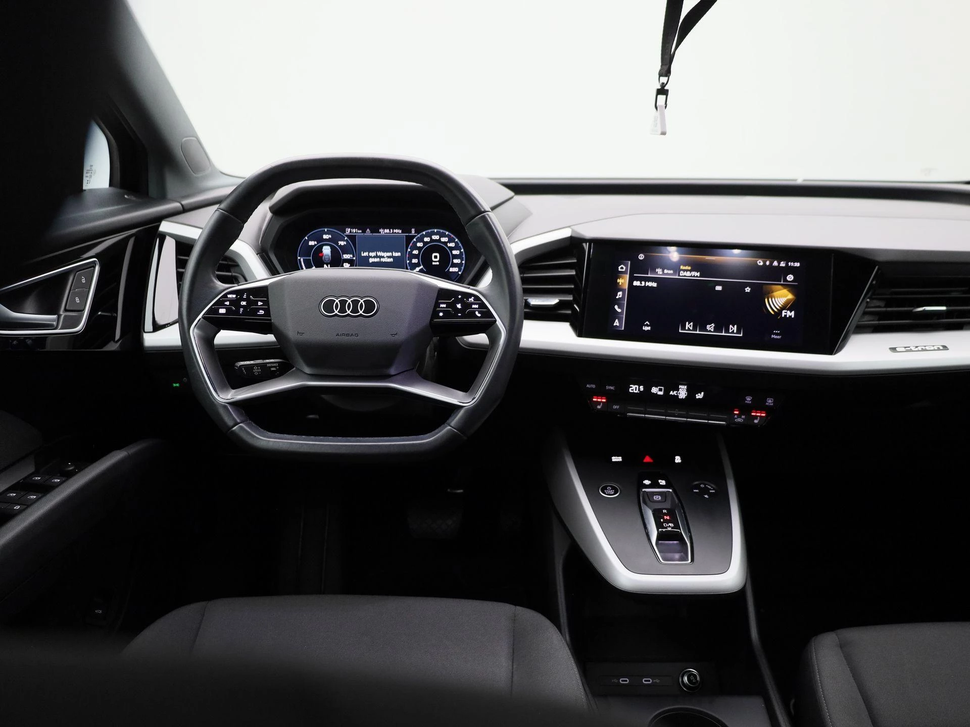 Audi-Q4 Sportback e-tron-image-9
