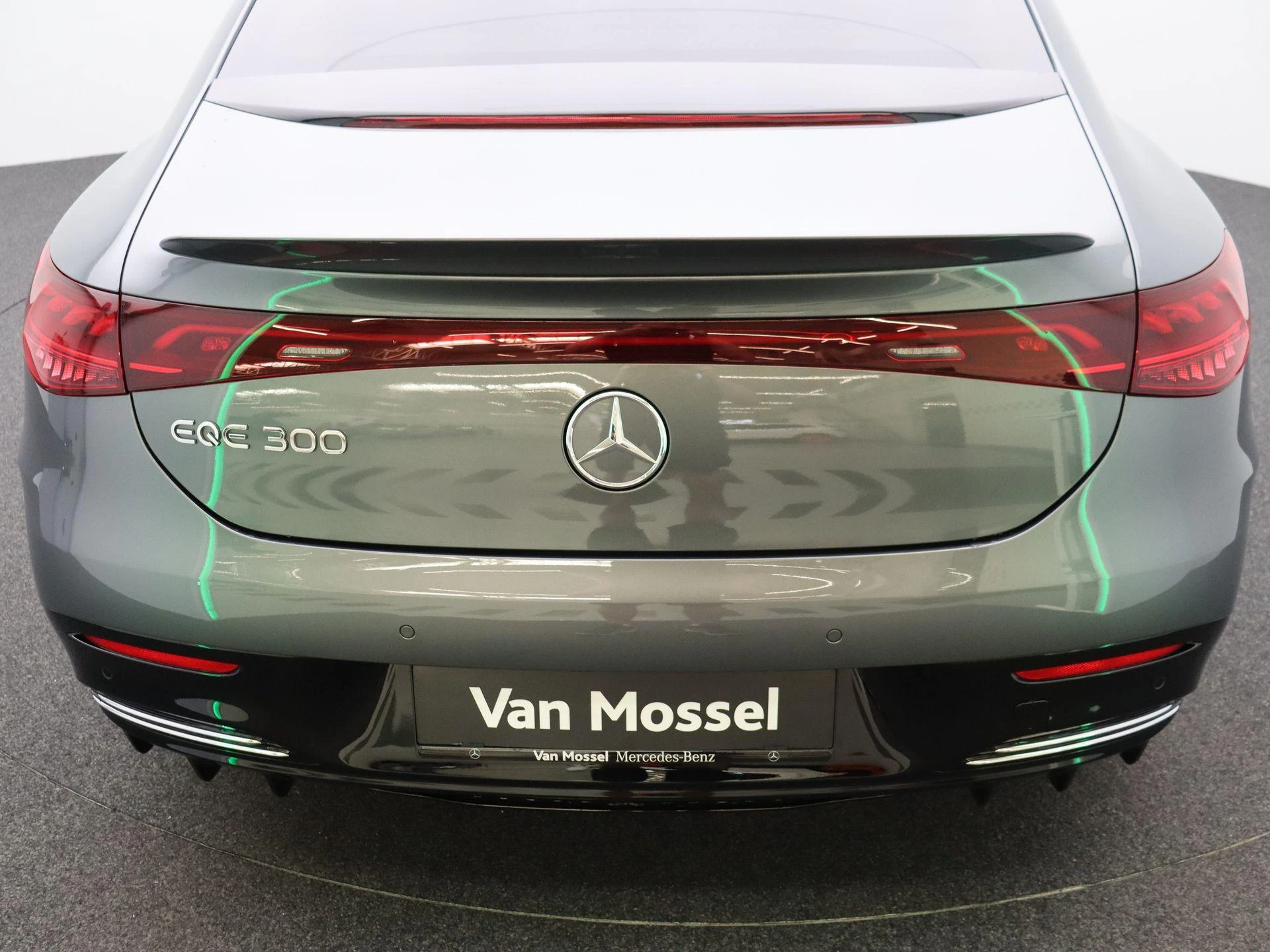 Mercedes-Benz EQE 300 Star Edition + DIGITAL LIGHT + AIRMATIC + PANO DAK + LEDER +