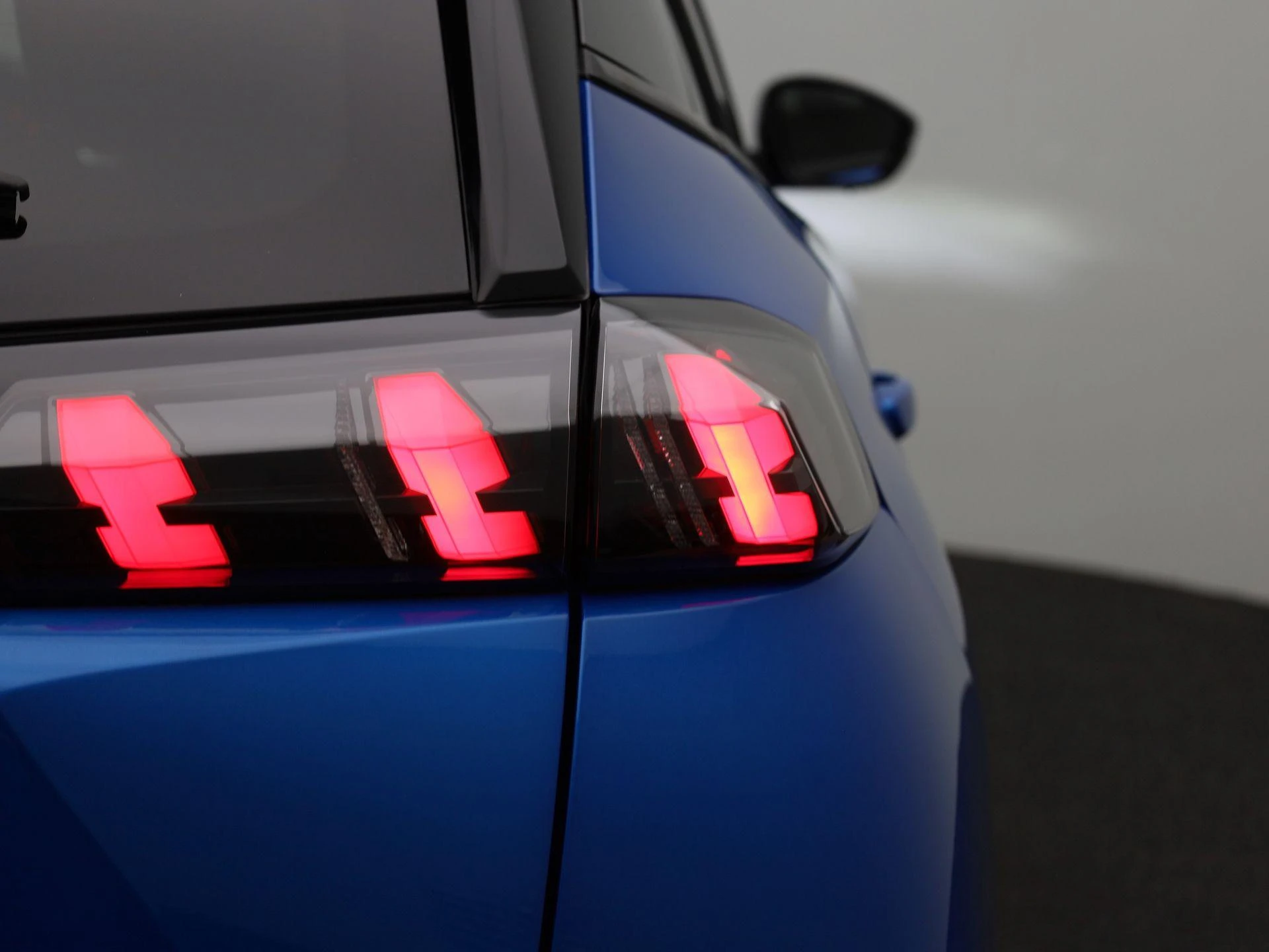 Peugeot-e-2008-image-37