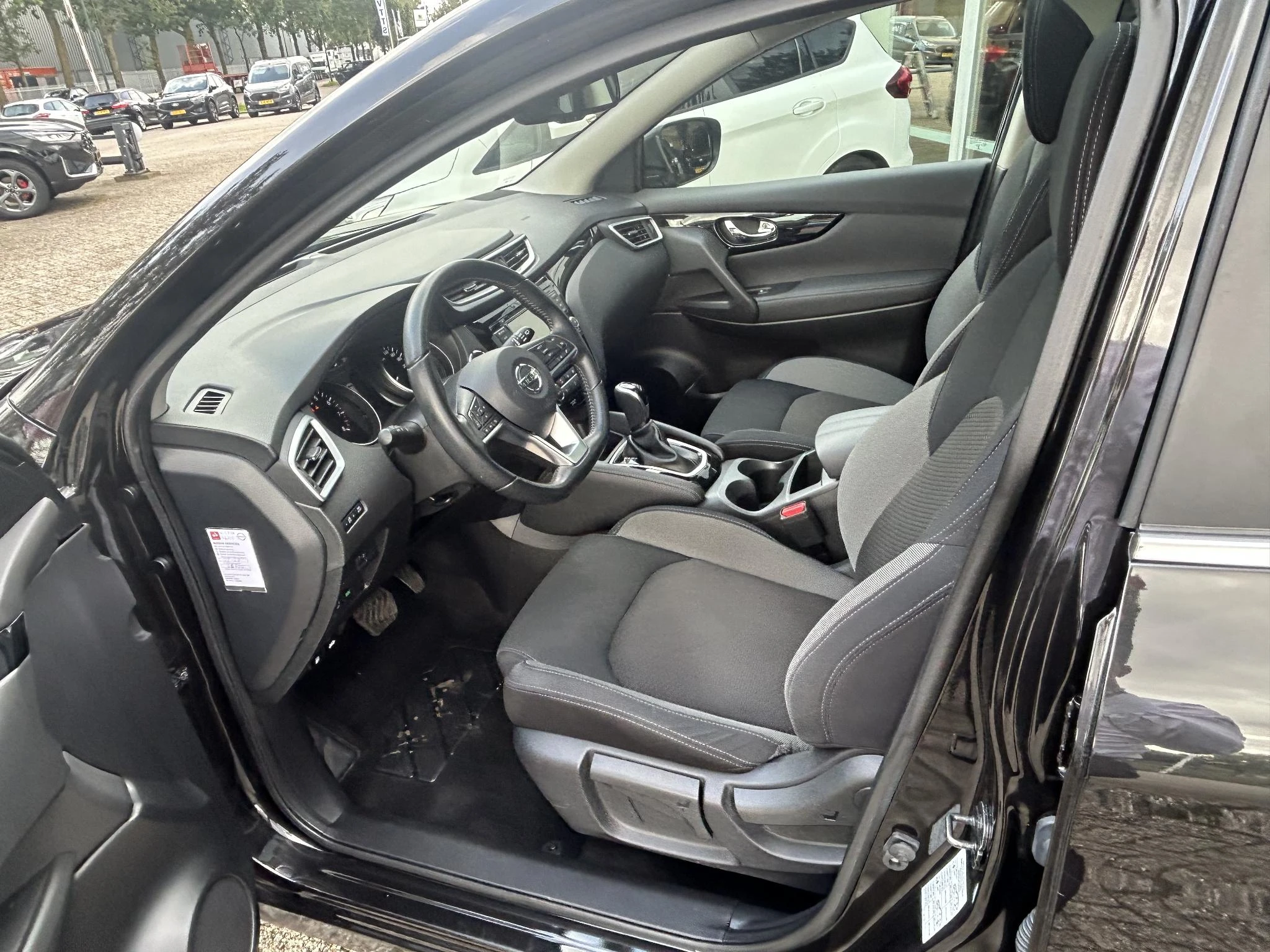 Nissan-QASHQAI-image-9