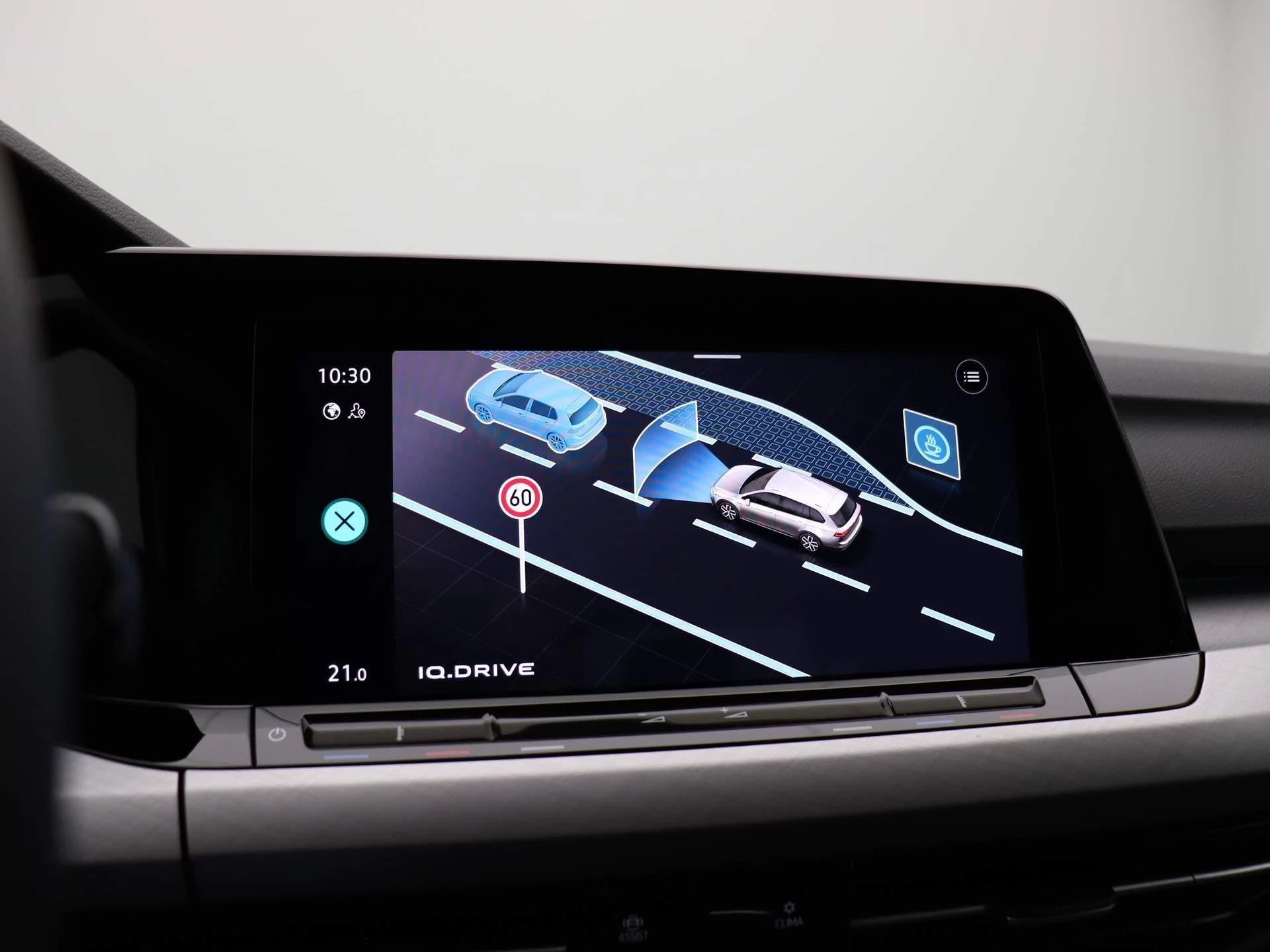 Volkswagen-Golf-image-31