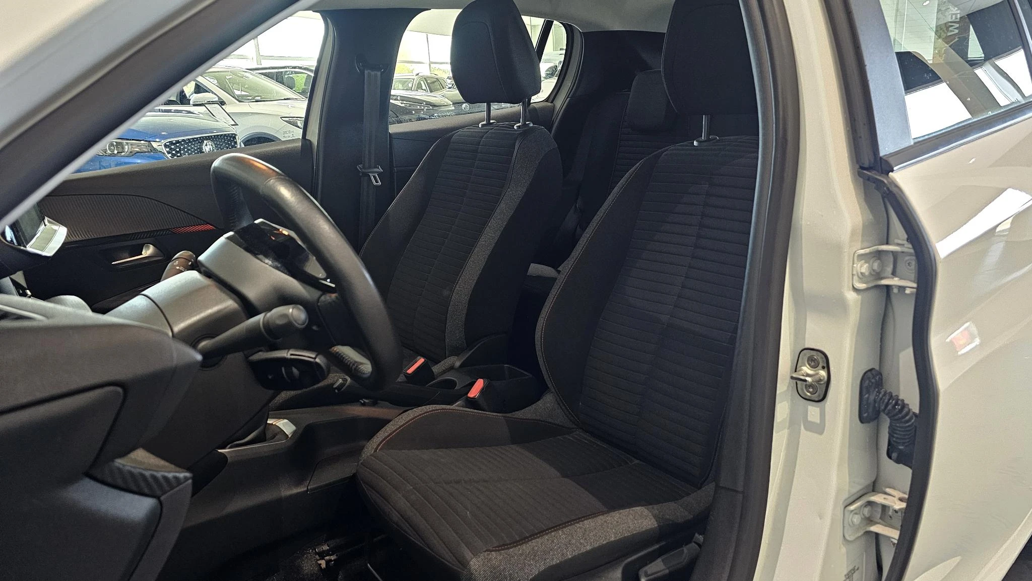 Peugeot-208-image-9