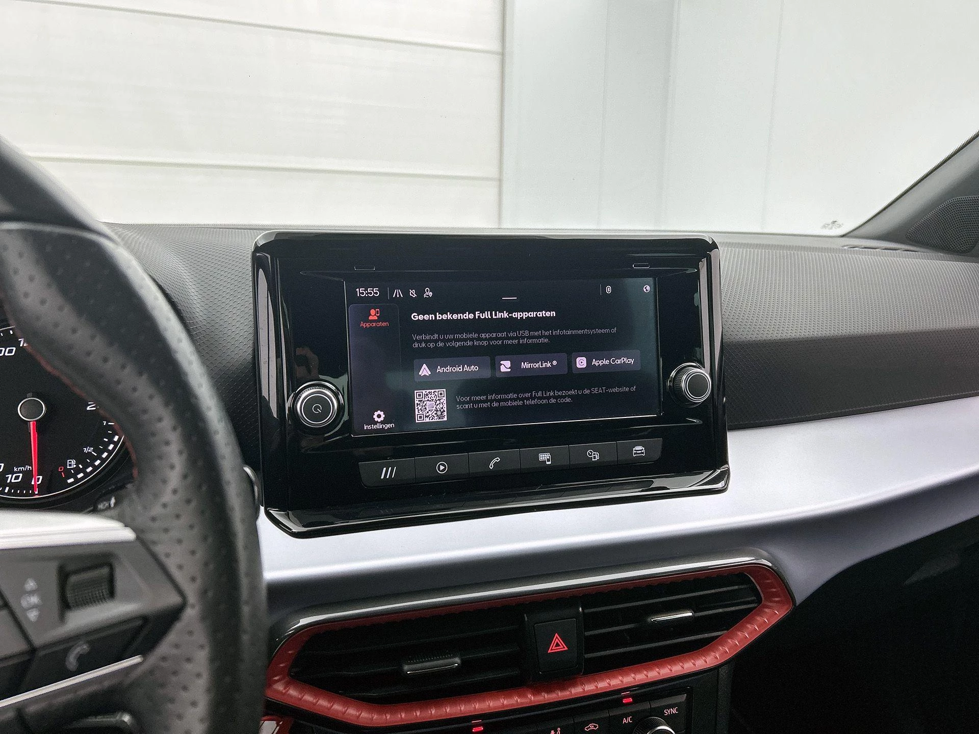 SEAT-Arona-image-14