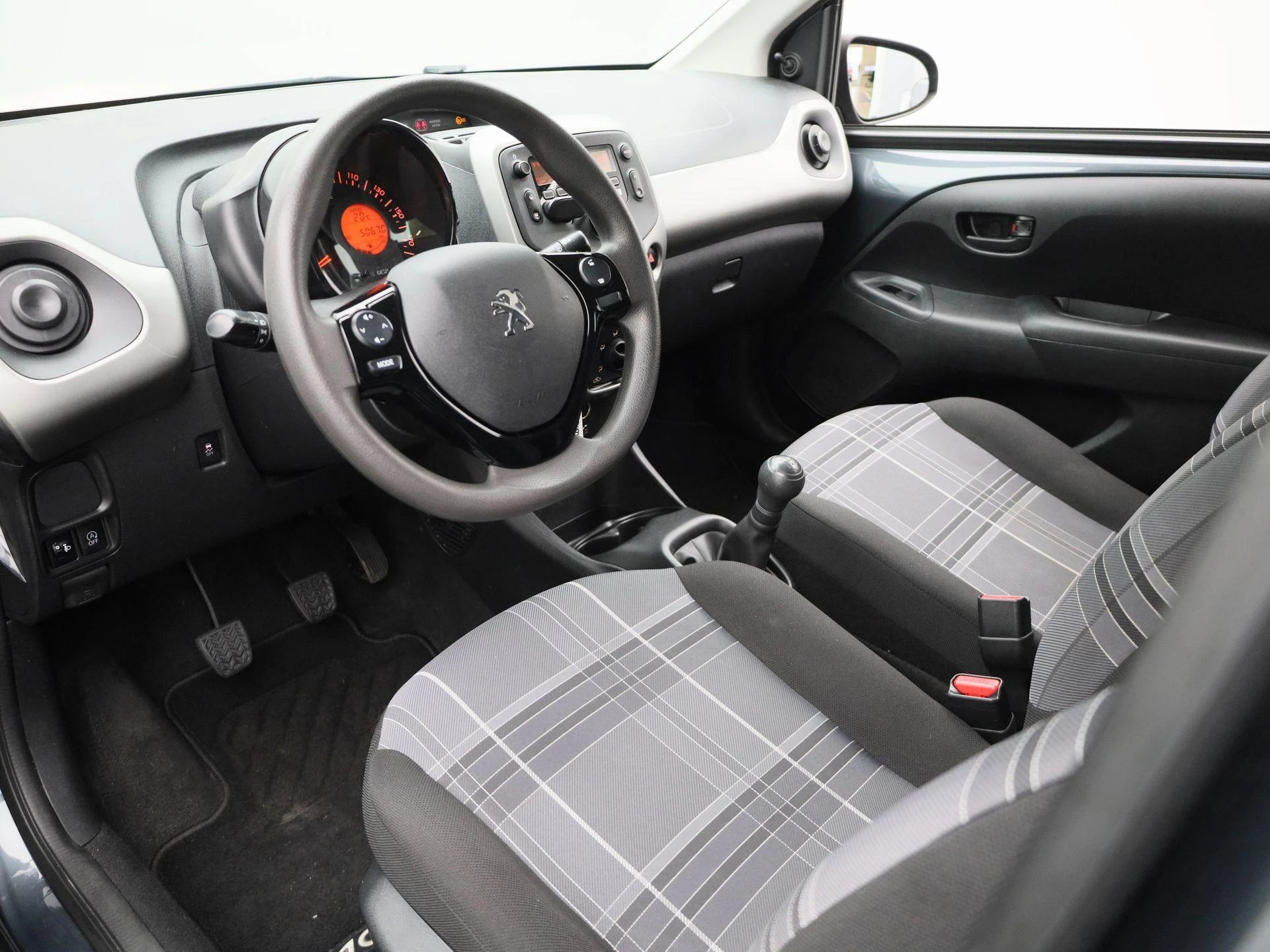 Peugeot-108-image-15