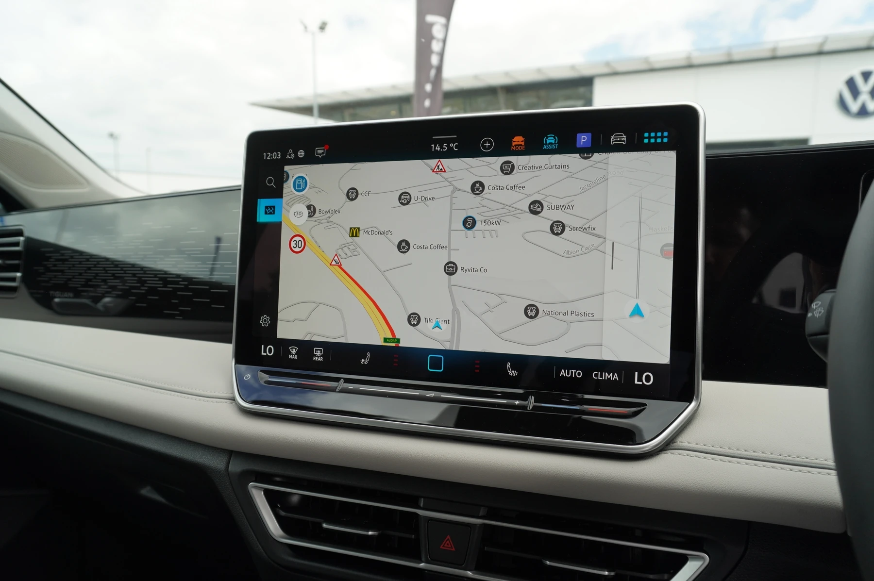 Volkswagen-Tiguan-image-25