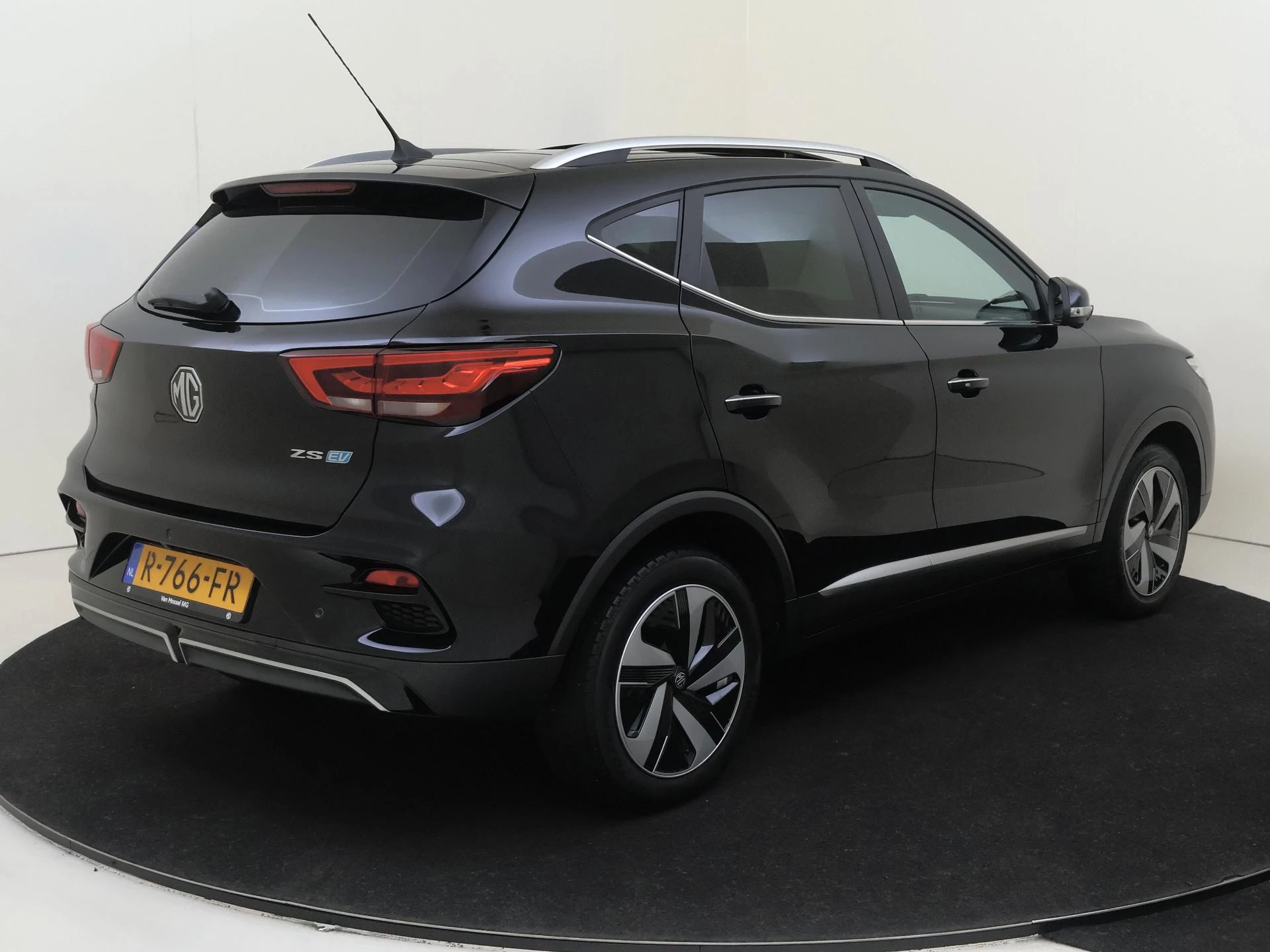 MG ZS EV EV Standard Range Luxury 50 kWh